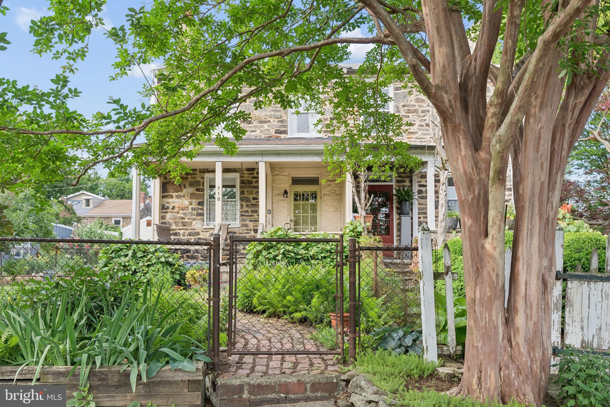 STONE HILL - Residential