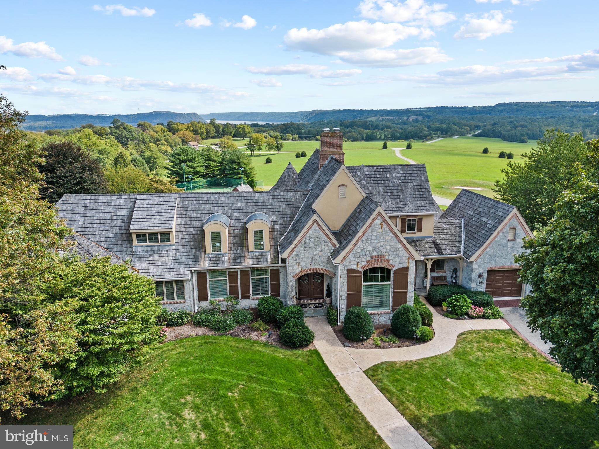LAUXMONT FARMS - Residential