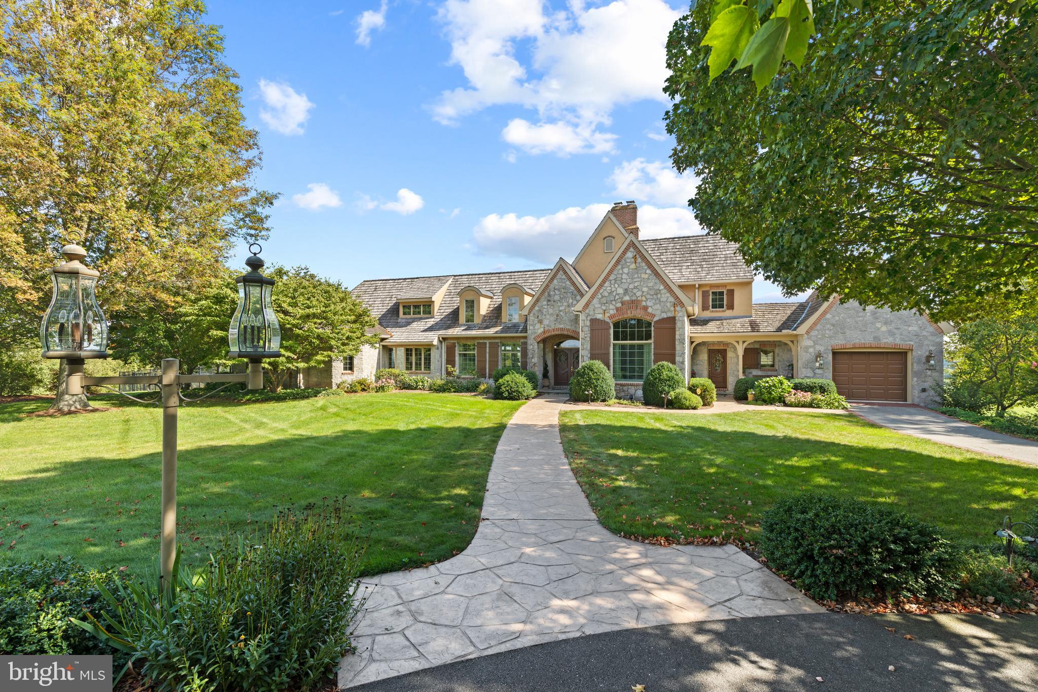 LAUXMONT FARMS - Residential
