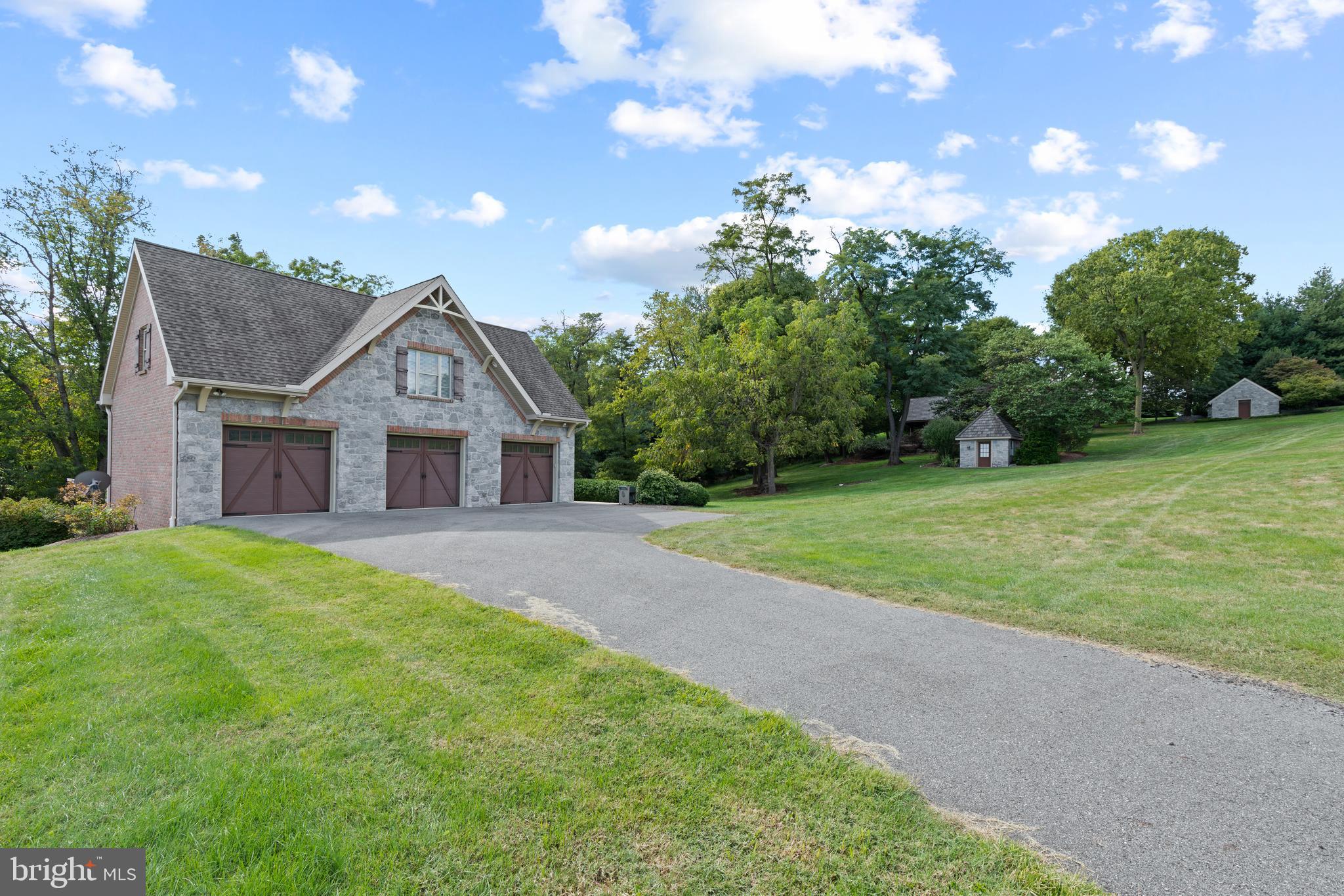LAUXMONT FARMS - Residential