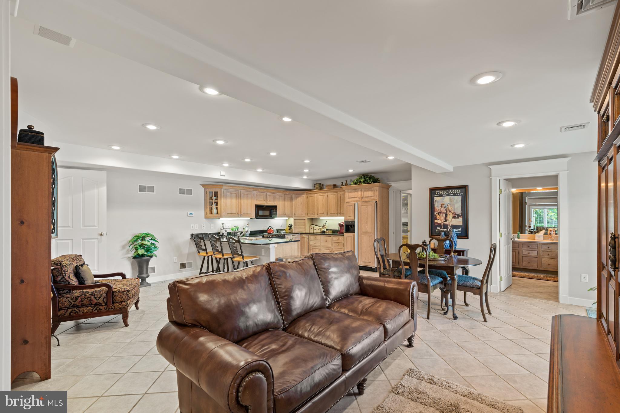 LAUXMONT FARMS - Residential
