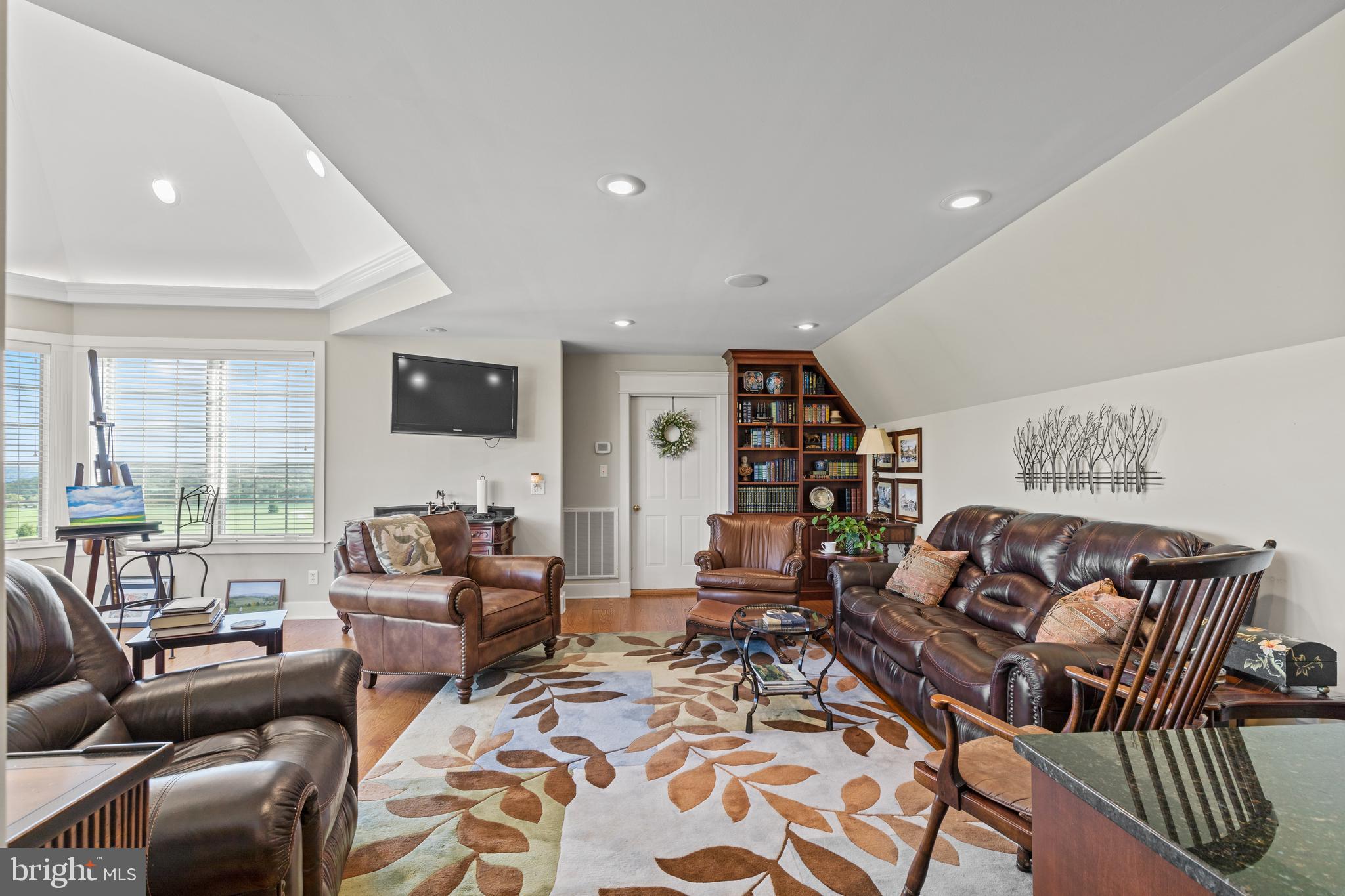 LAUXMONT FARMS - Residential