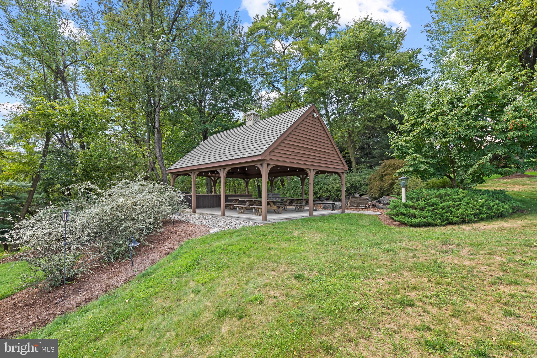 LAUXMONT FARMS - Residential