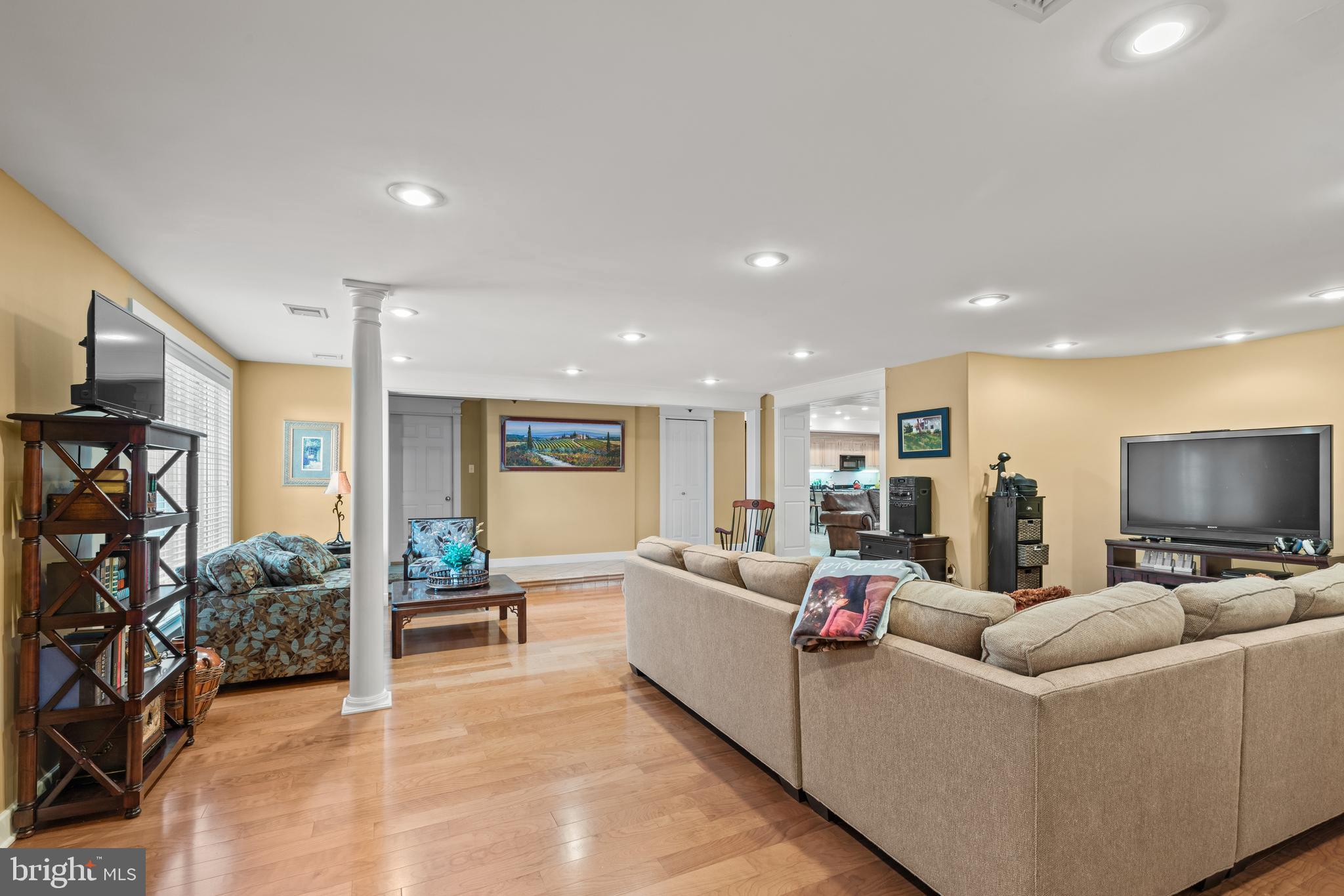 LAUXMONT FARMS - Residential