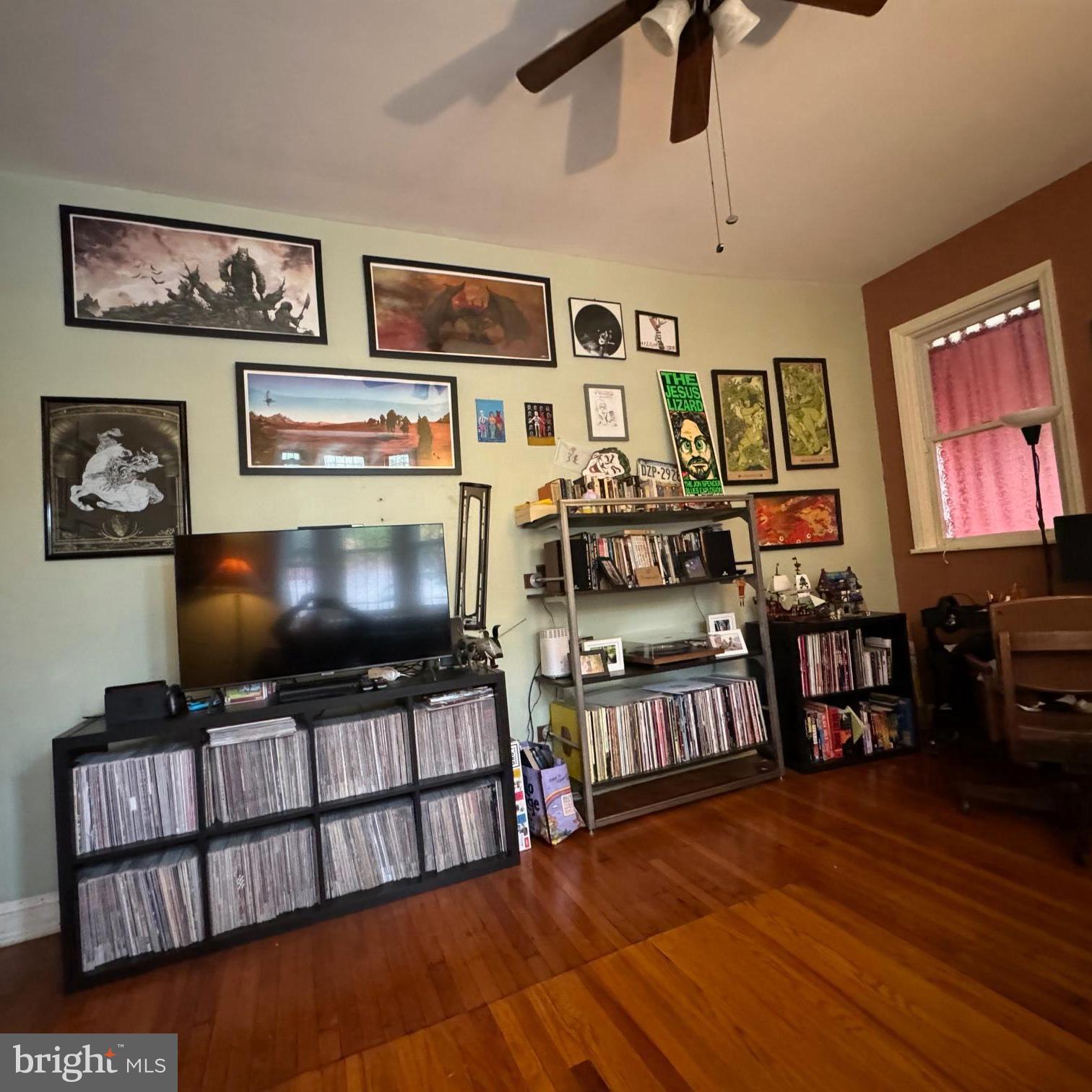 SQUIRREL HILL - Residential