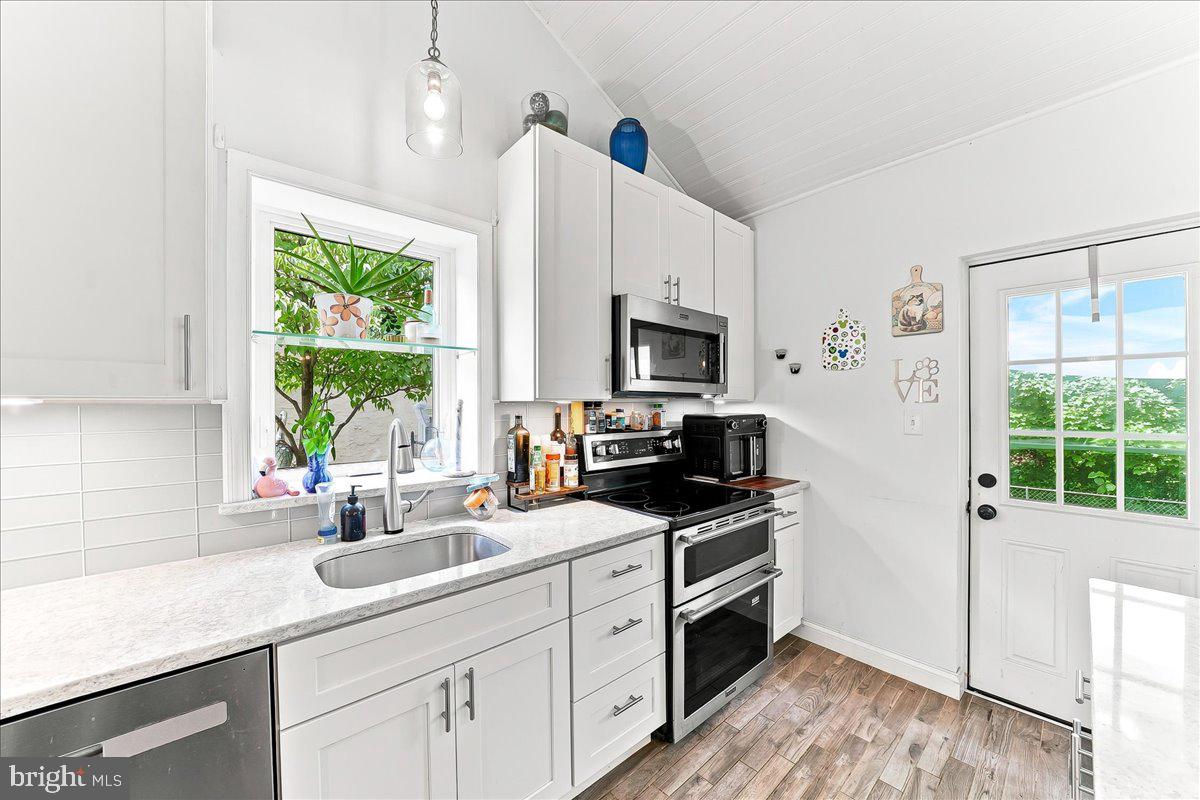 ARONIMINK ESTATES - Residential