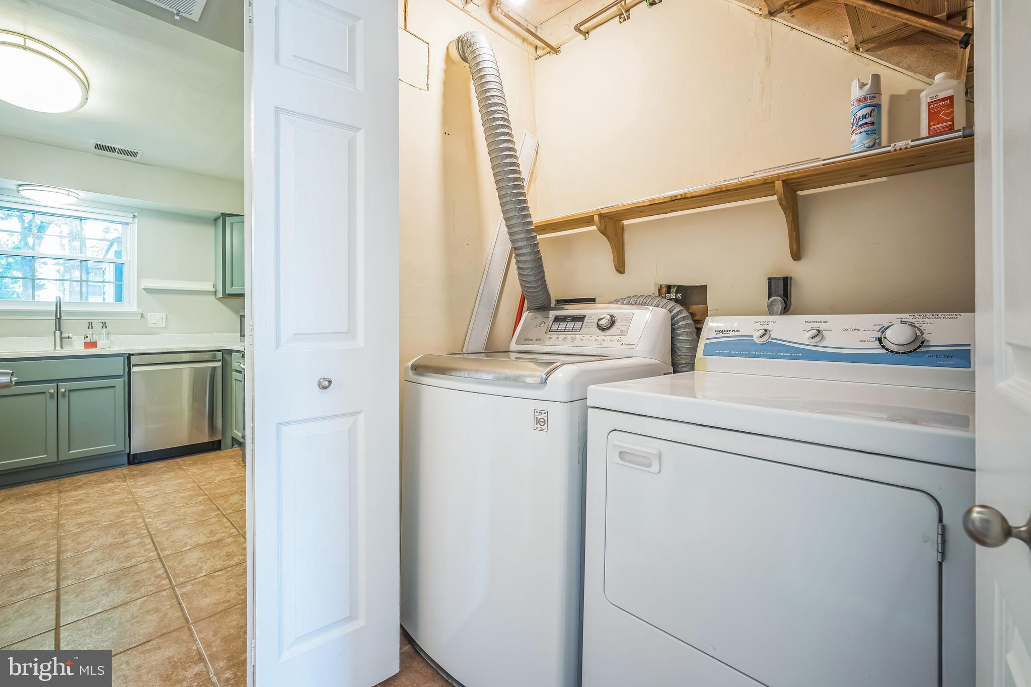 LONDON TOWN WEST - Residential Lease