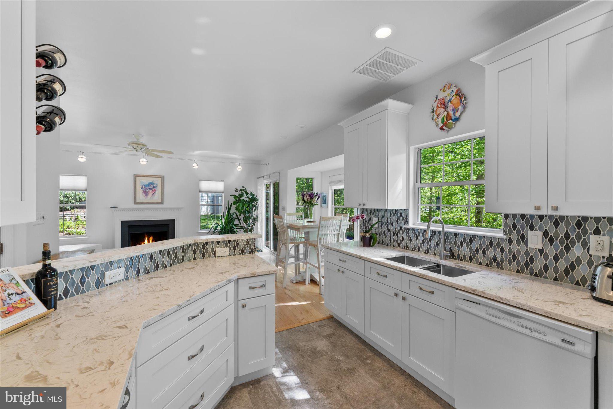 LOWES ISLAND/CASCADES - Residential