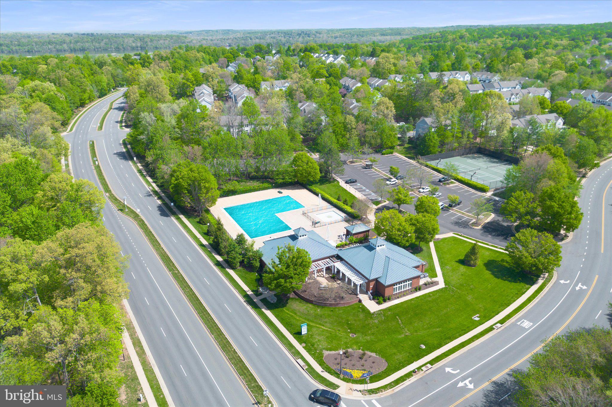LOWES ISLAND/CASCADES - Residential