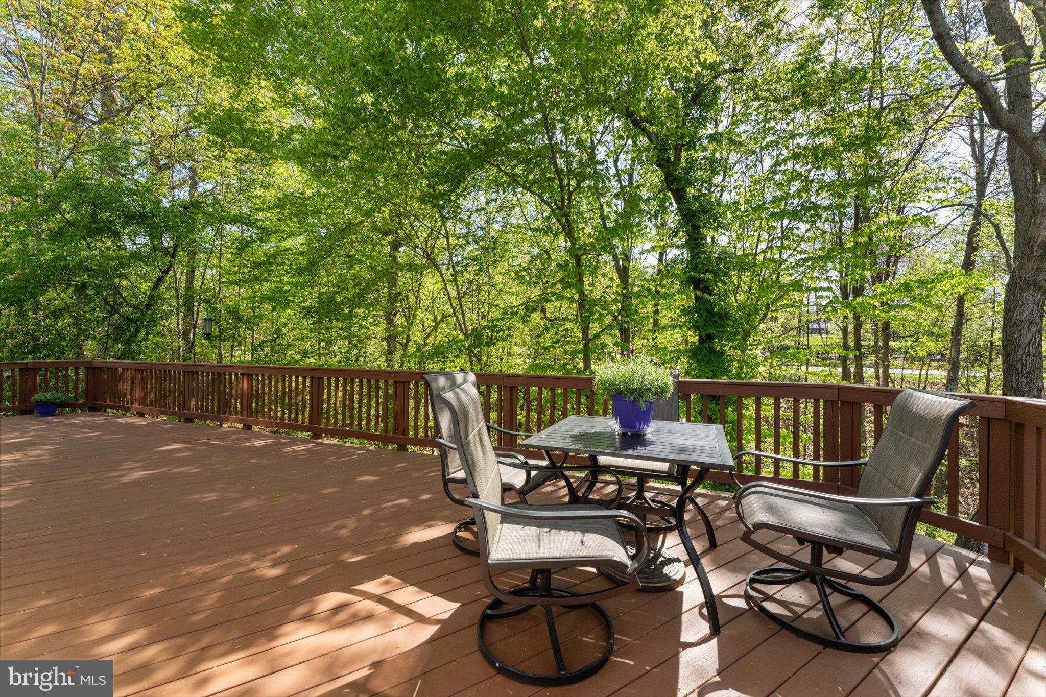 LOWES ISLAND/CASCADES - Residential