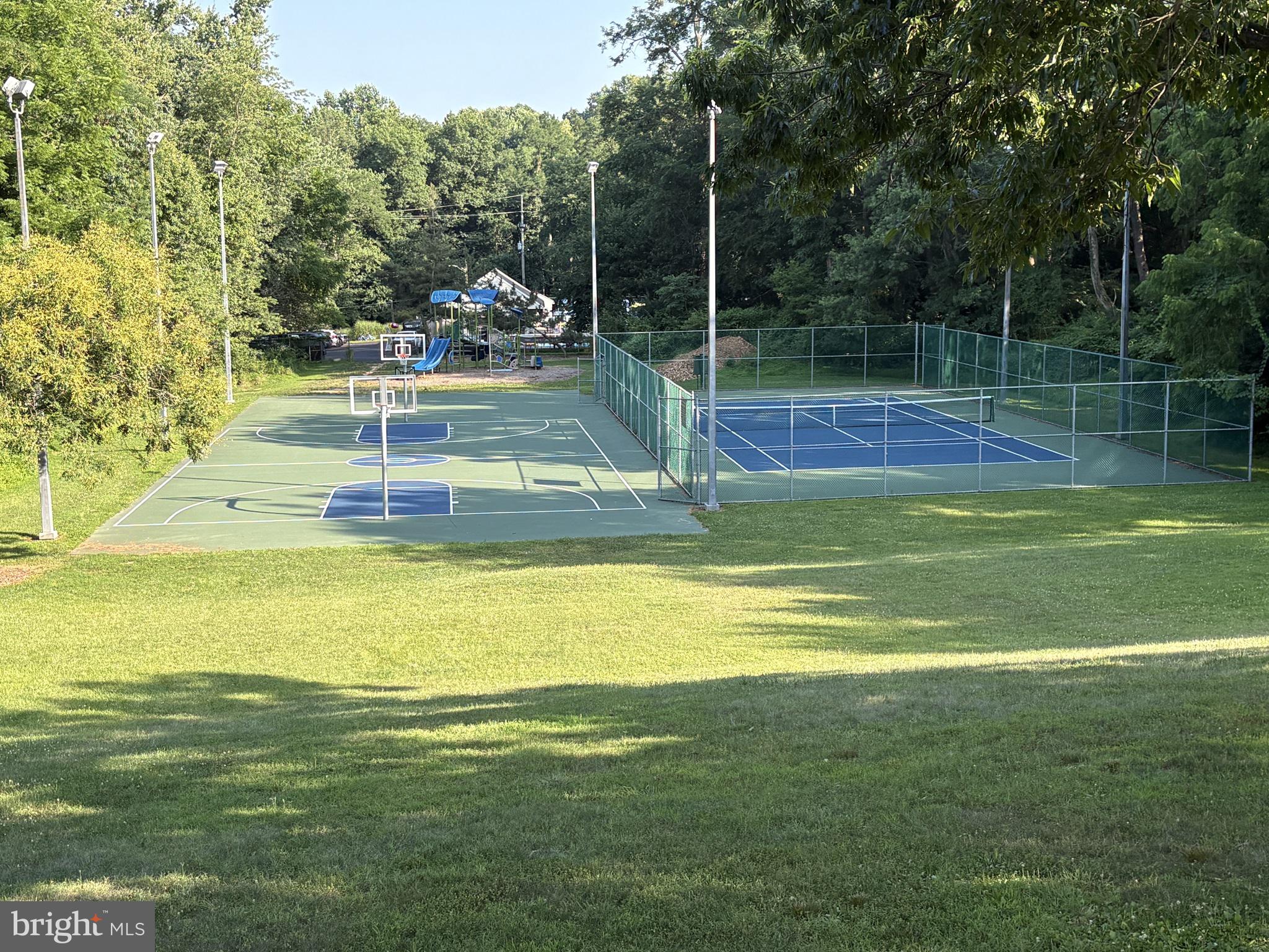 FAIRFIELD CREST - Residential