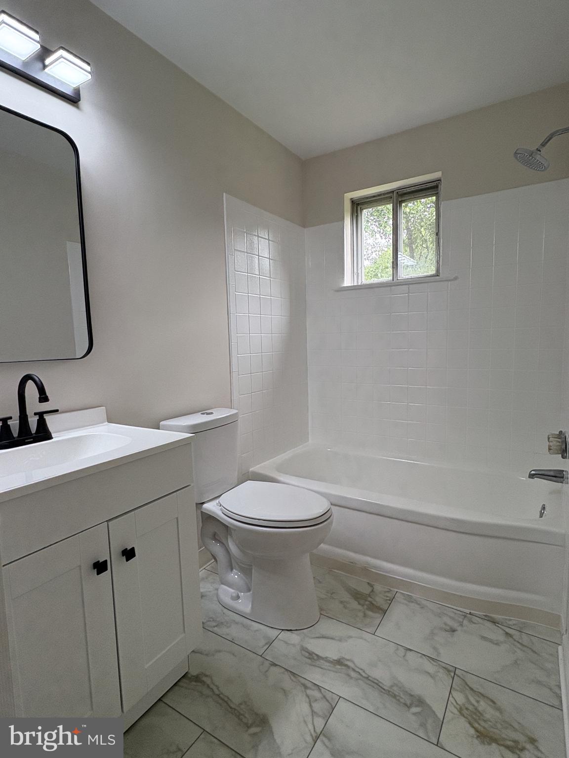 FAIRFIELD CREST - Residential
