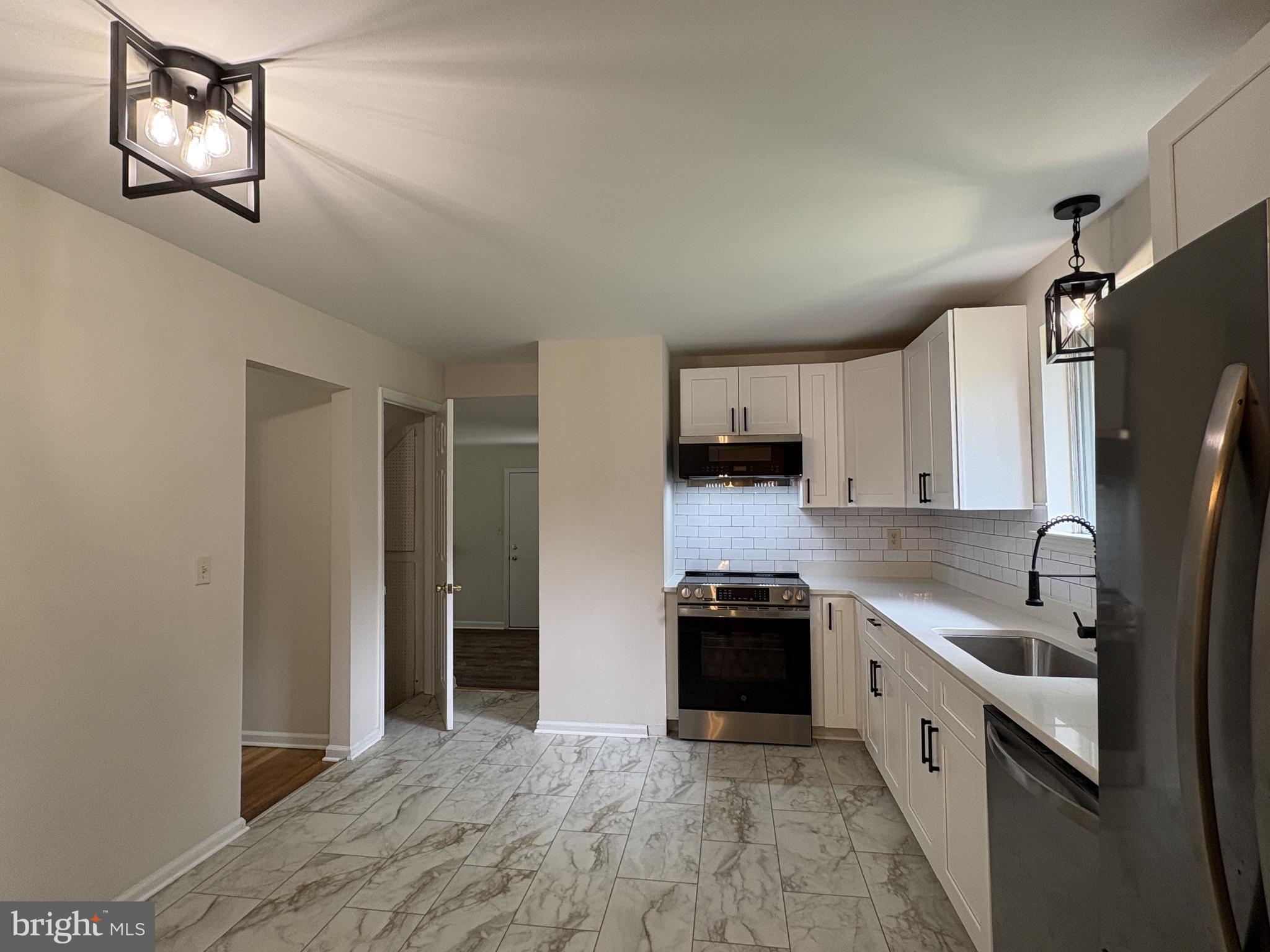 FAIRFIELD CREST - Residential
