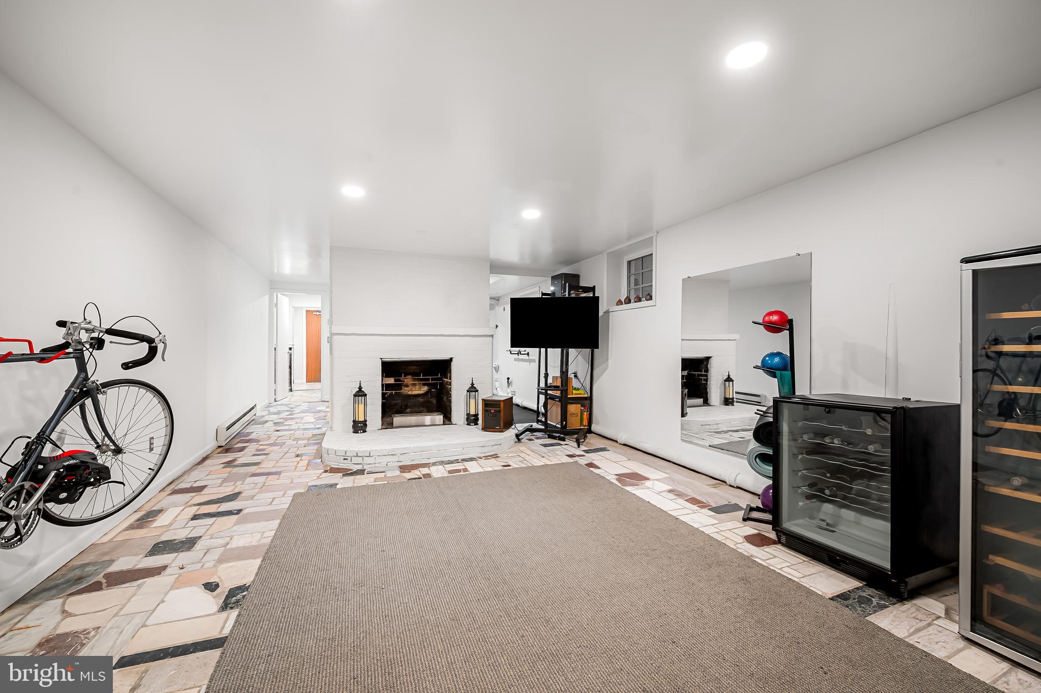 MOUNT VERNON PLACE HISTORIC DISTRICT - Commercial Sale