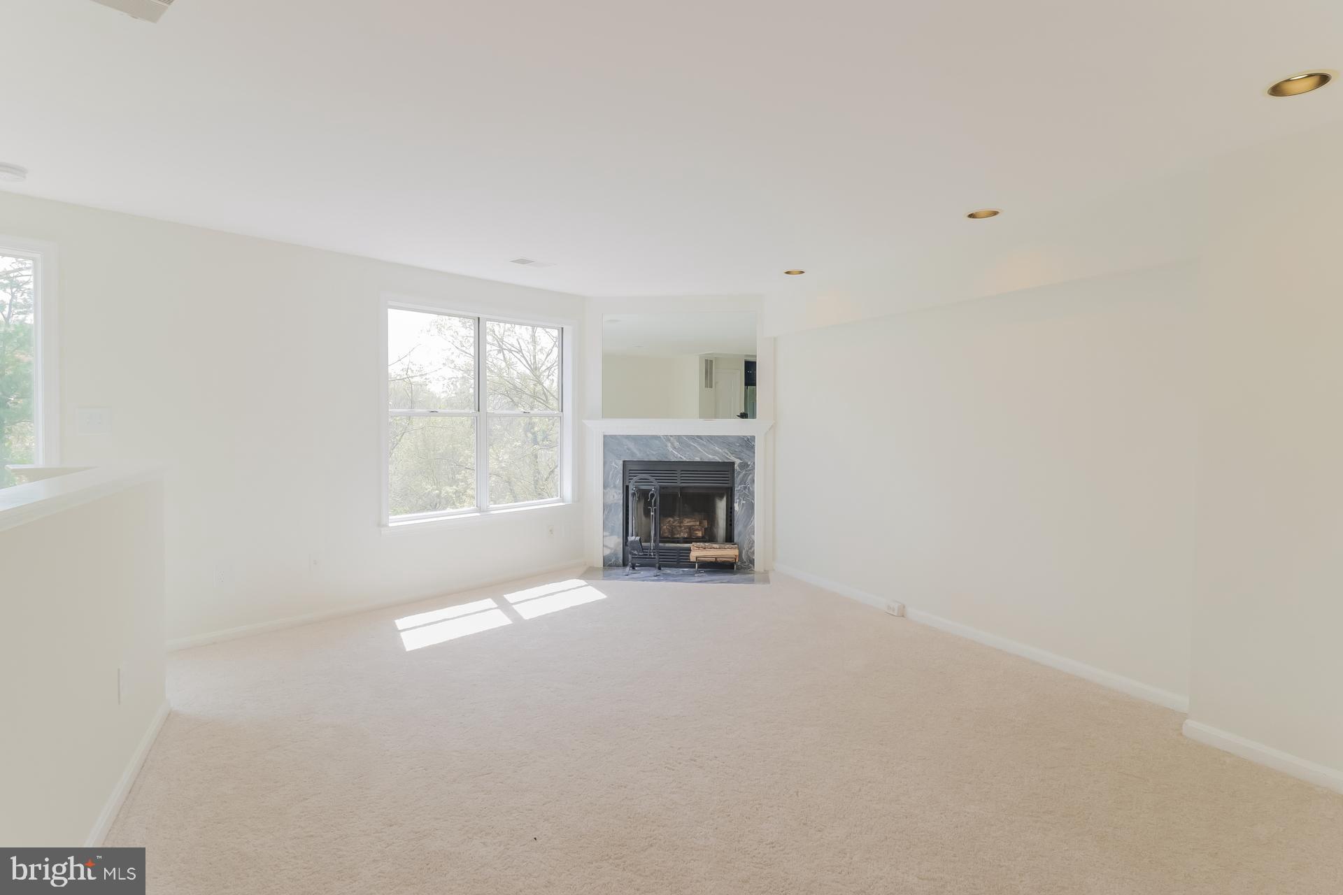 KINGSTOWNE - Residential Lease