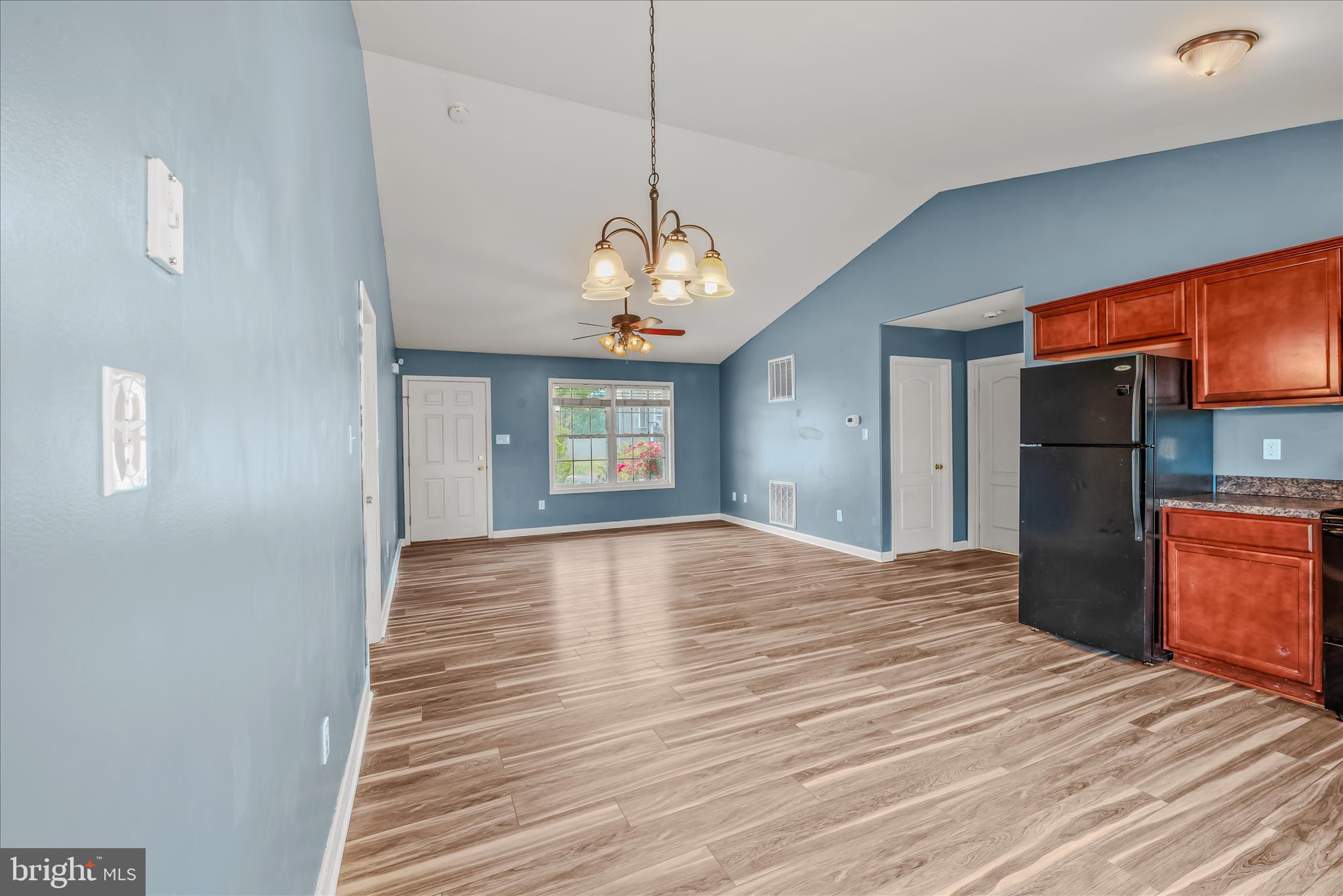 CRESTFIELD - Residential