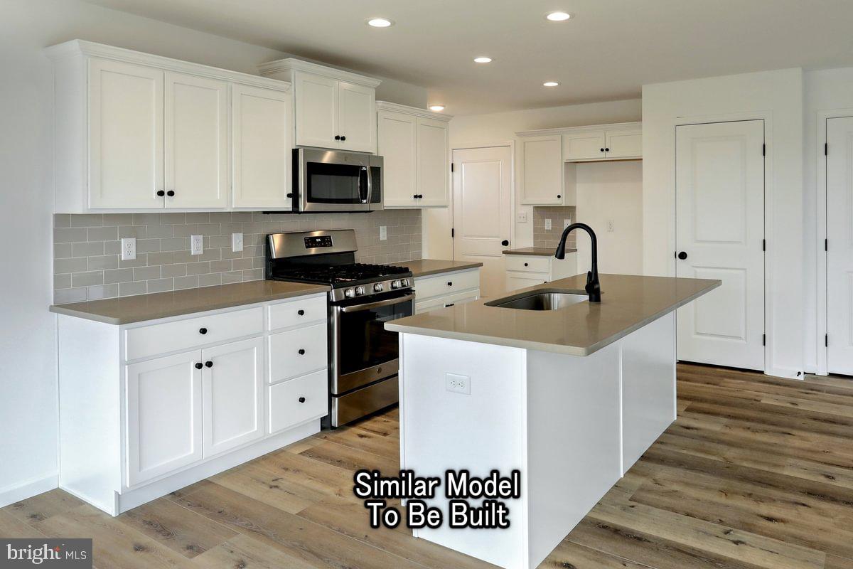 MENSCH ESTATES - Residential