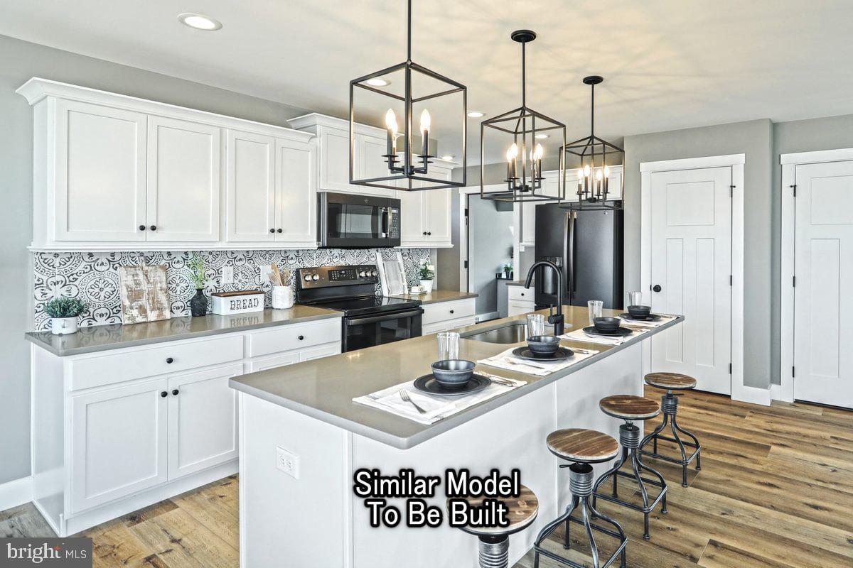 MENSCH ESTATES - Residential