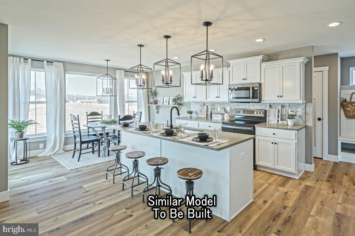 MENSCH ESTATES - Residential