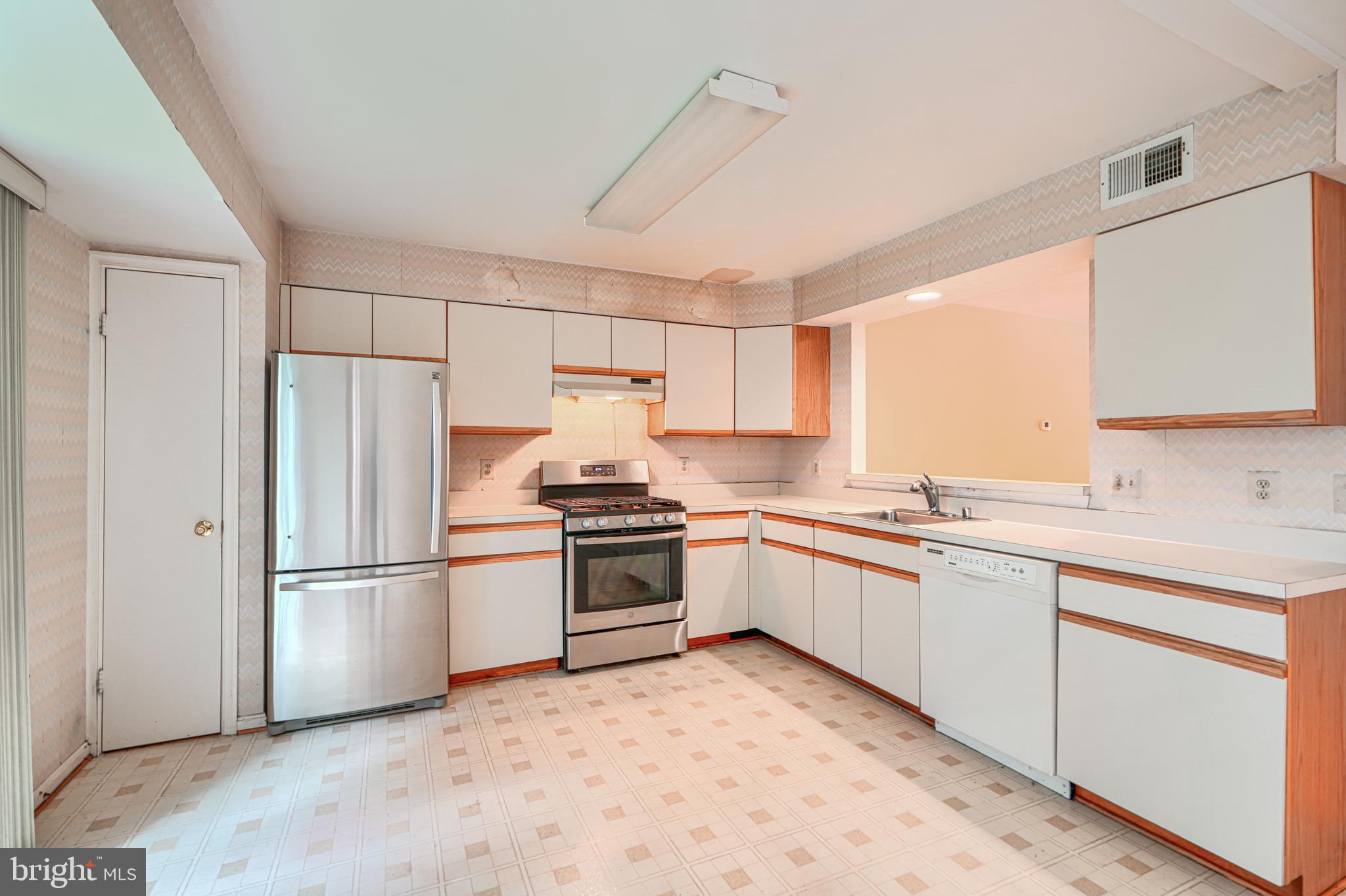 FLOWER HILL - Residential