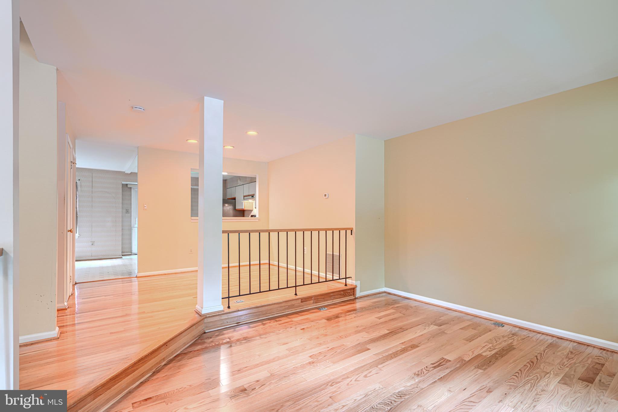 FLOWER HILL - Residential