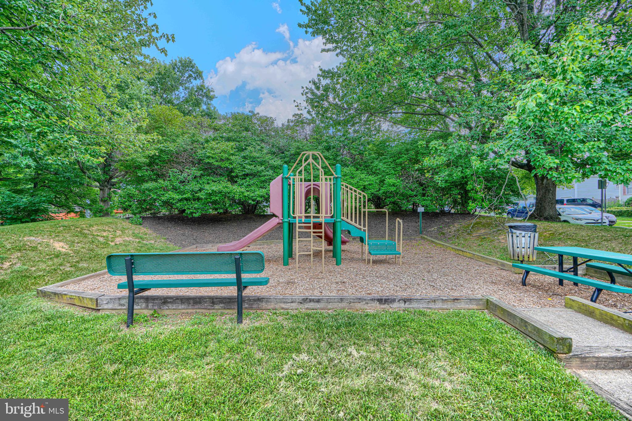 FLOWER HILL - Residential