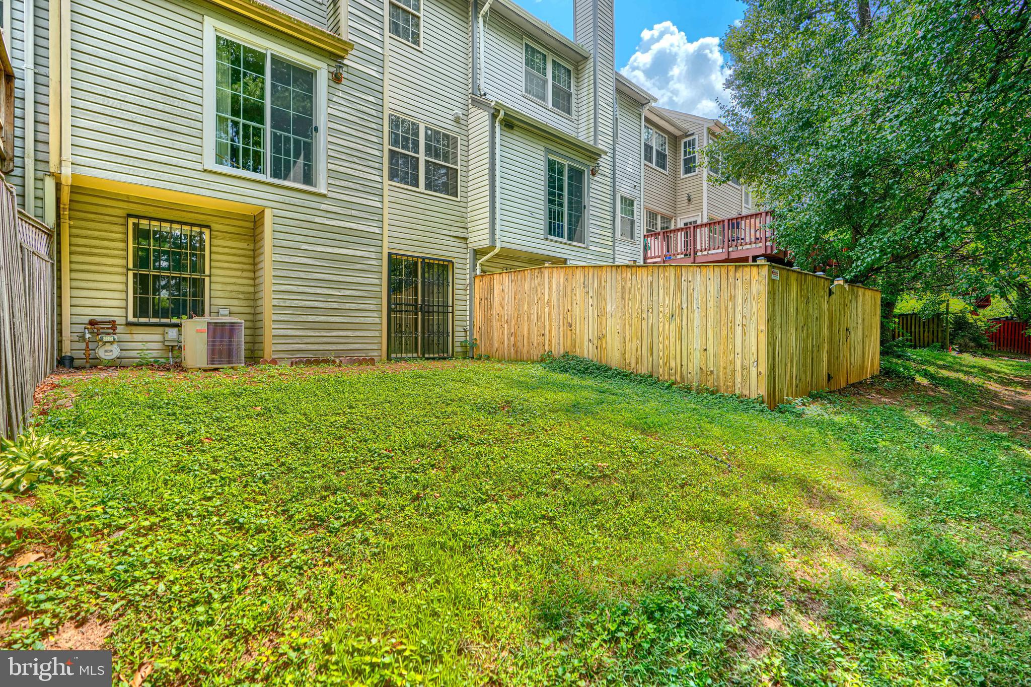FLOWER HILL - Residential