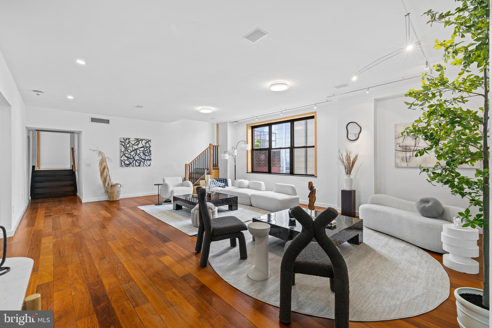 WASHINGTON SQ WEST - Residential