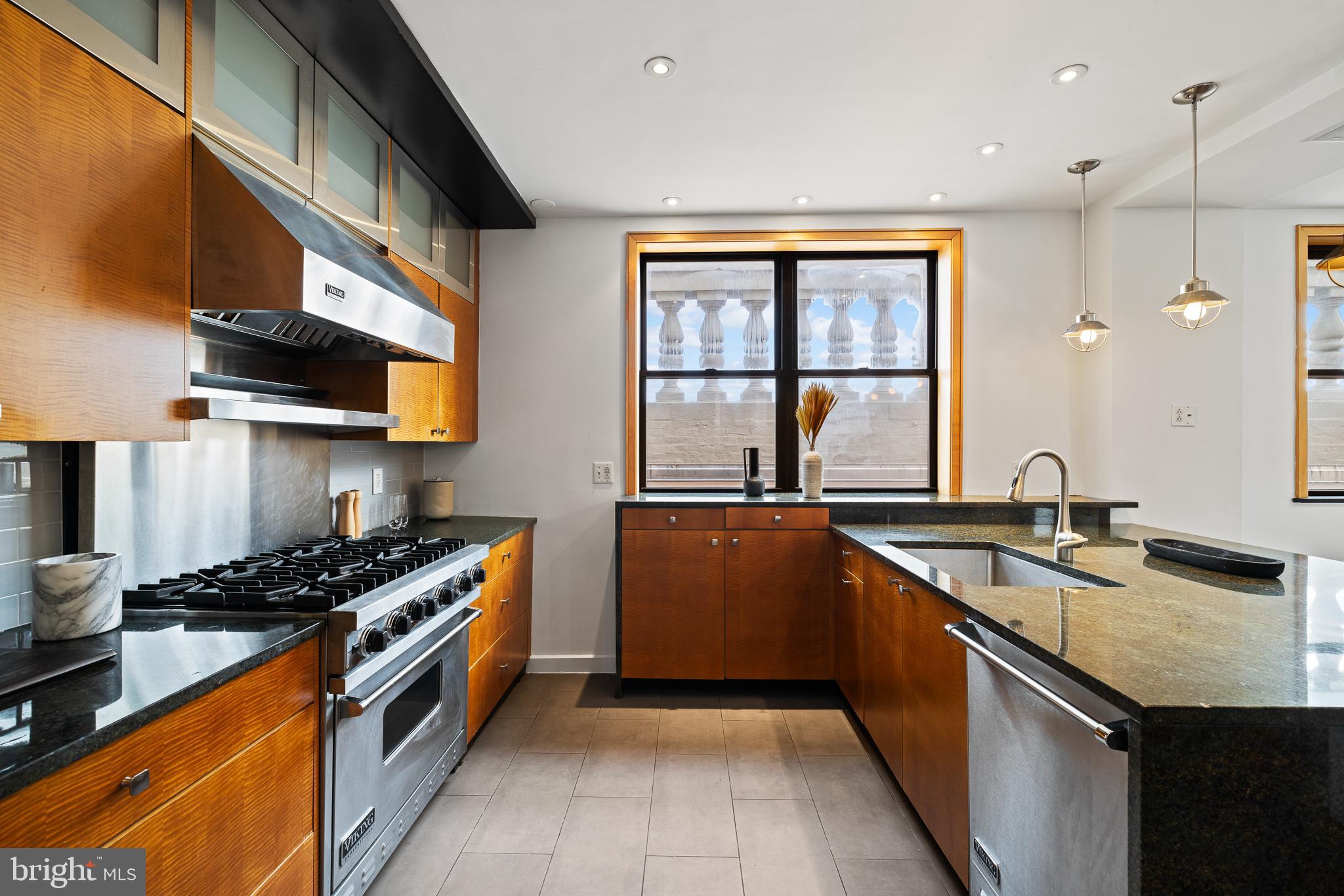 WASHINGTON SQ WEST - Residential