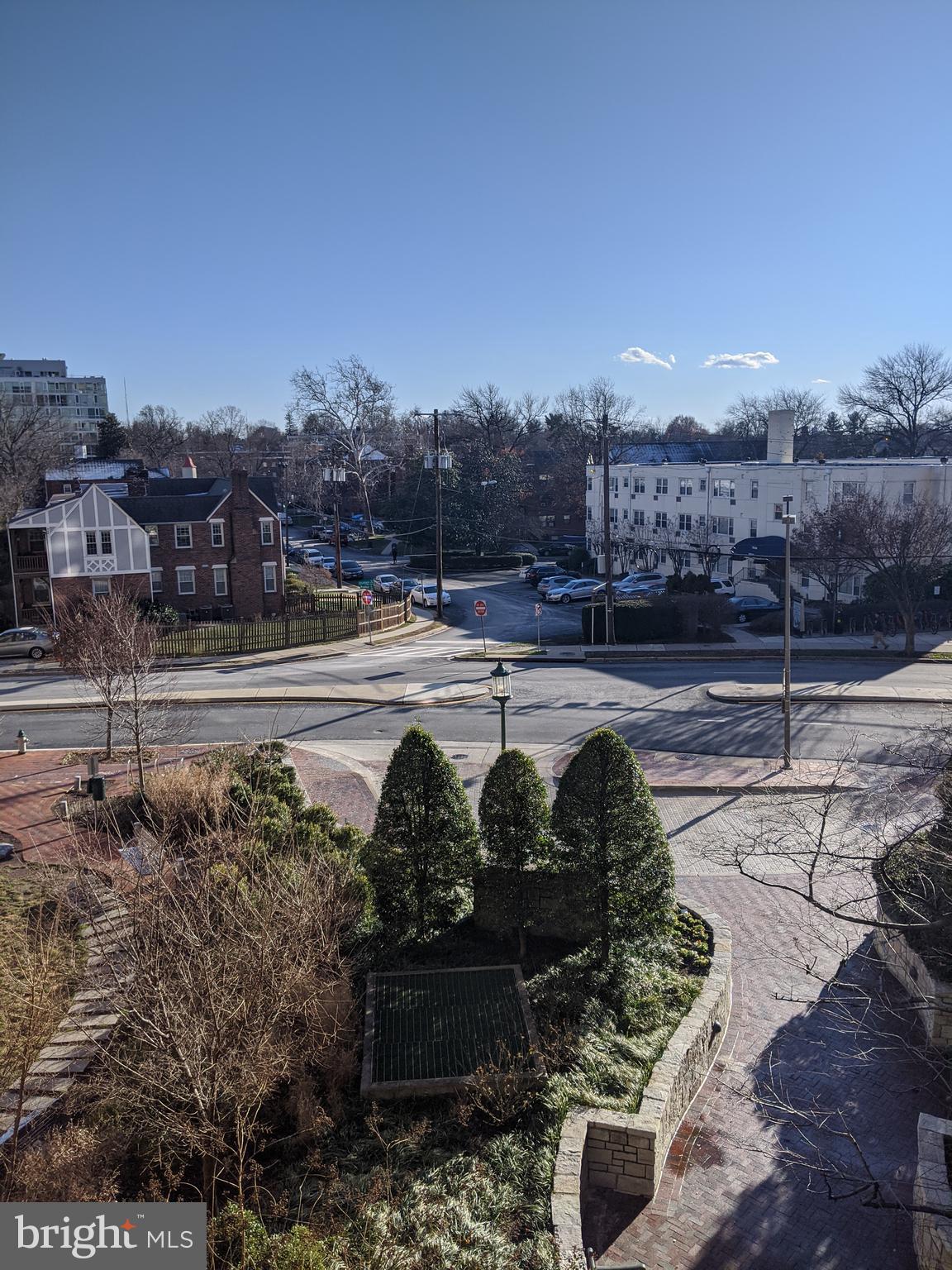 CRESCENT PLAZA - Residential Lease