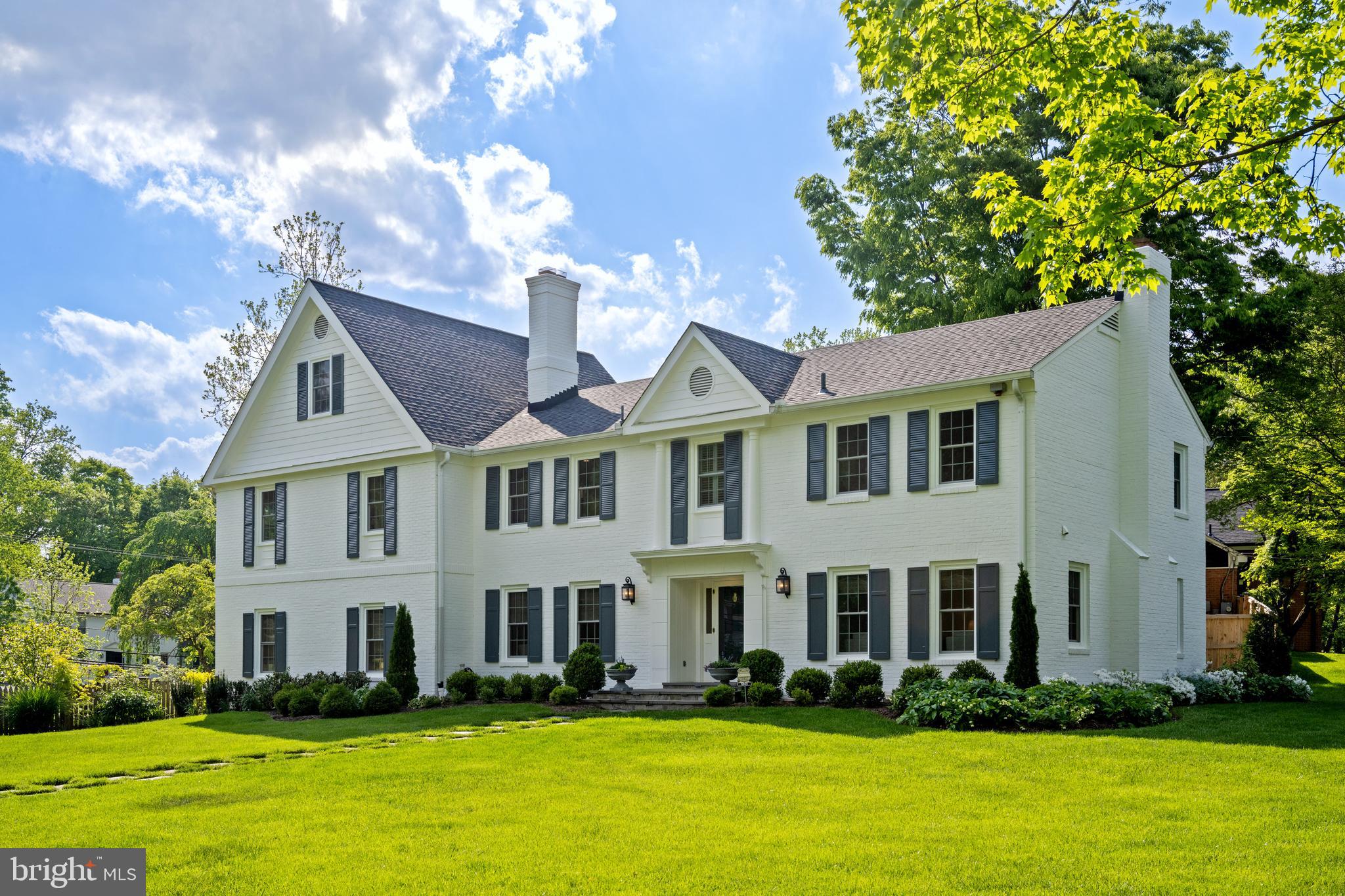 BRADLEY MANOR - Residential