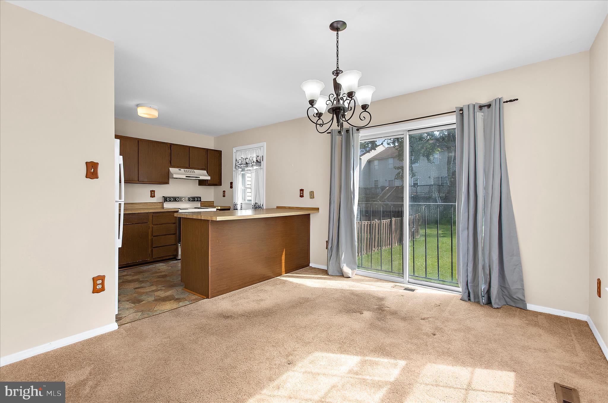 ELIZABETHS LANDING - Residential