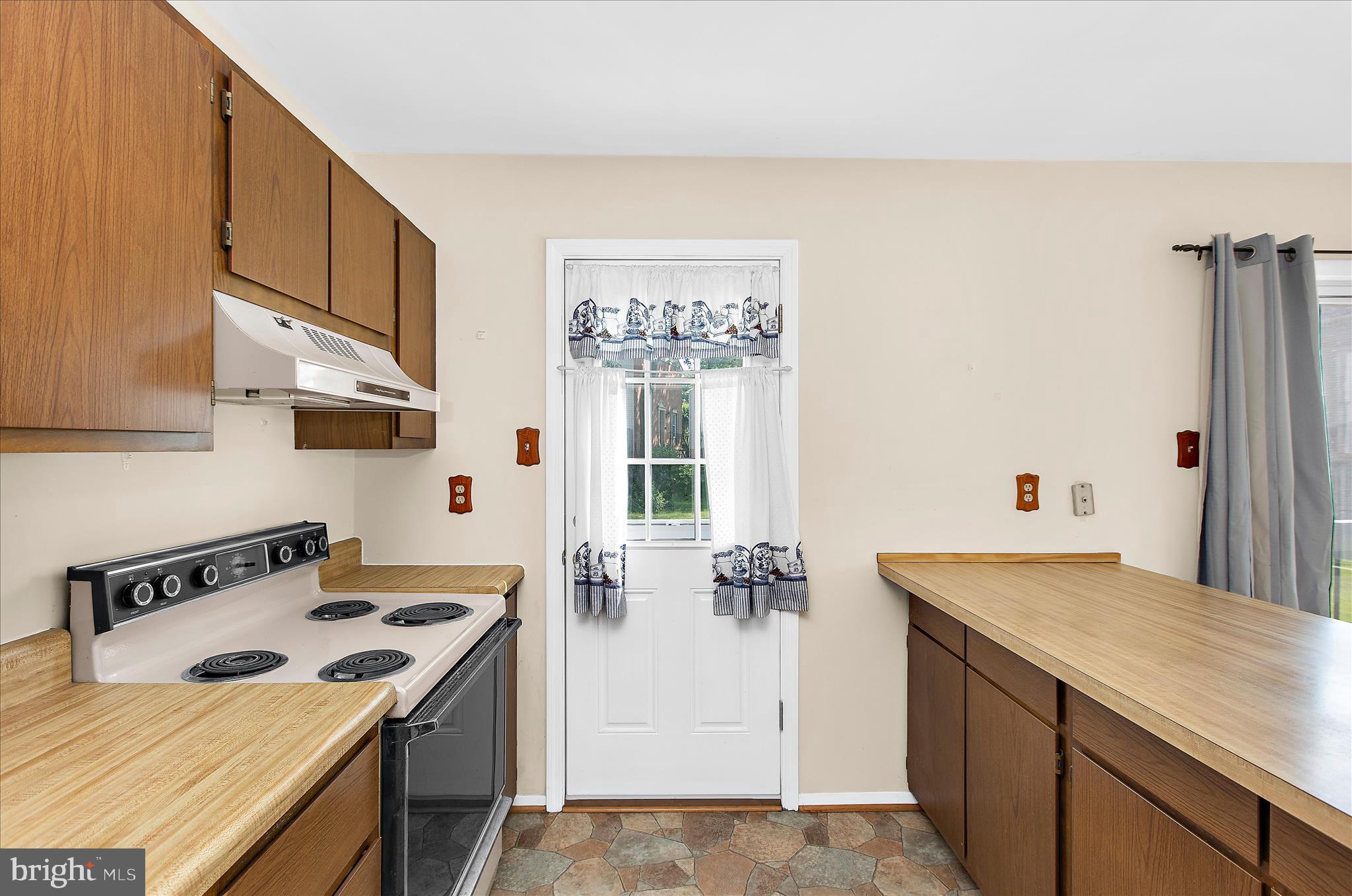 ELIZABETHS LANDING - Residential