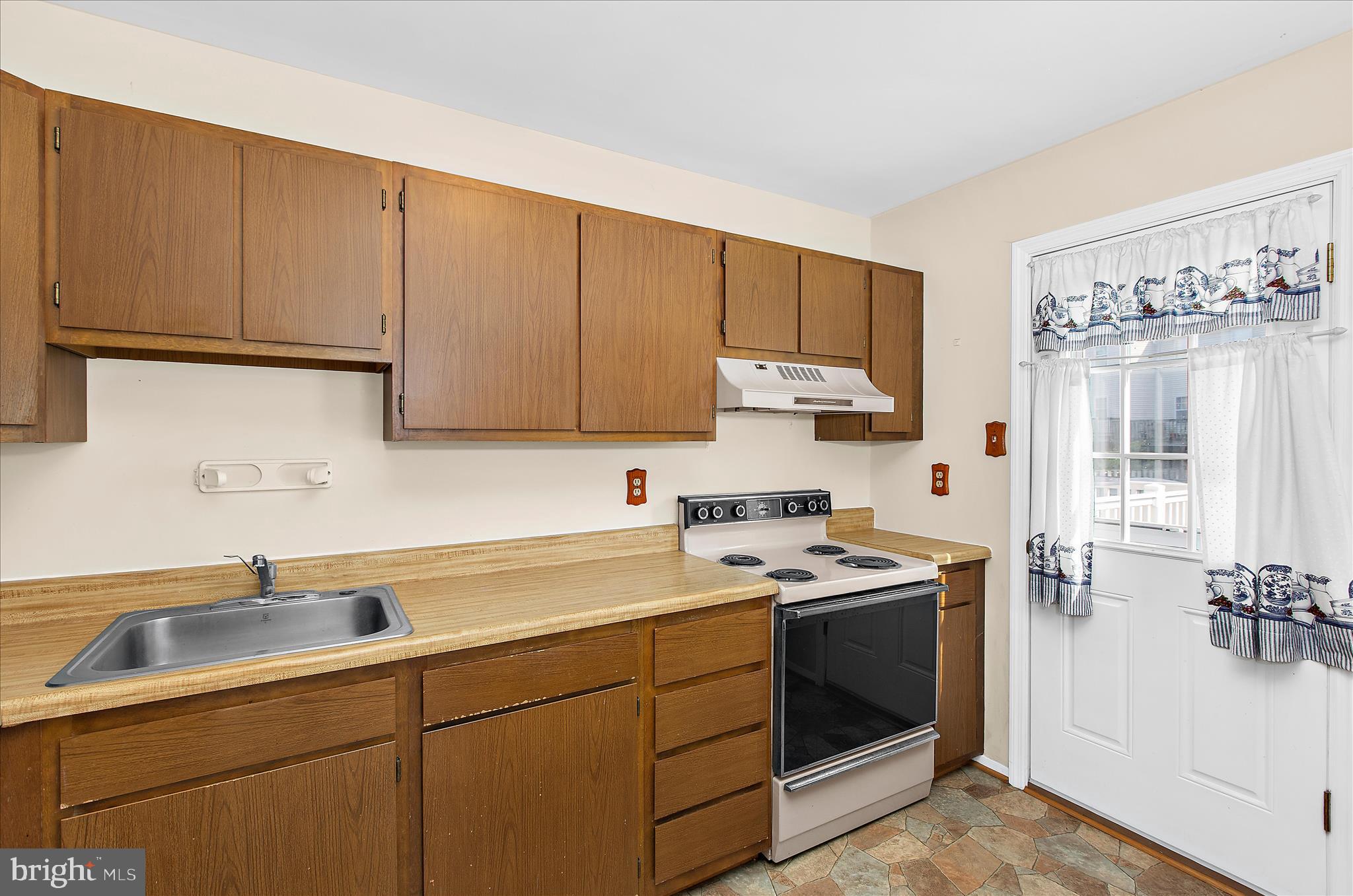 ELIZABETHS LANDING - Residential