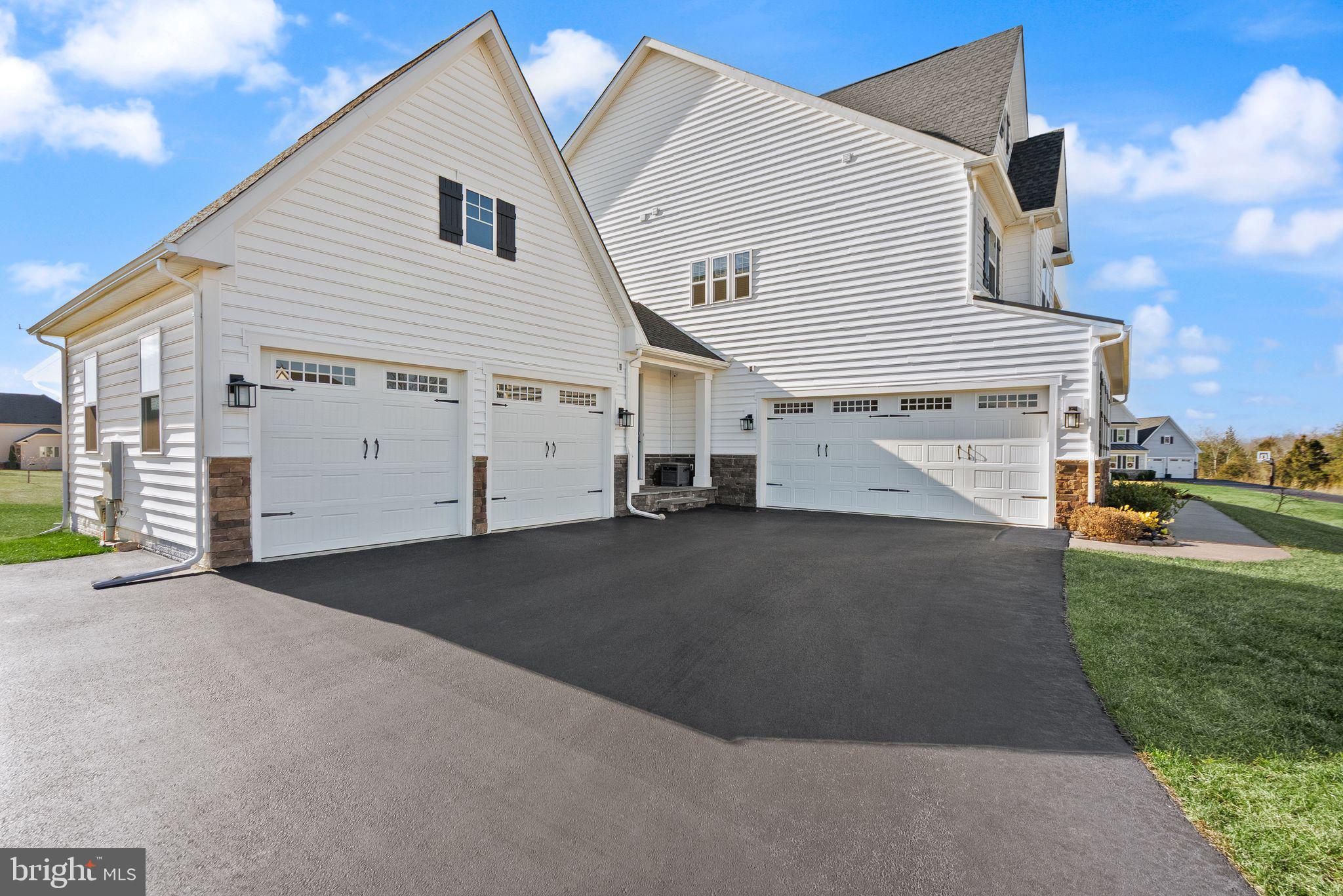 STONEBRIDGE AT THE WINERY AT BULL RUN - Residential