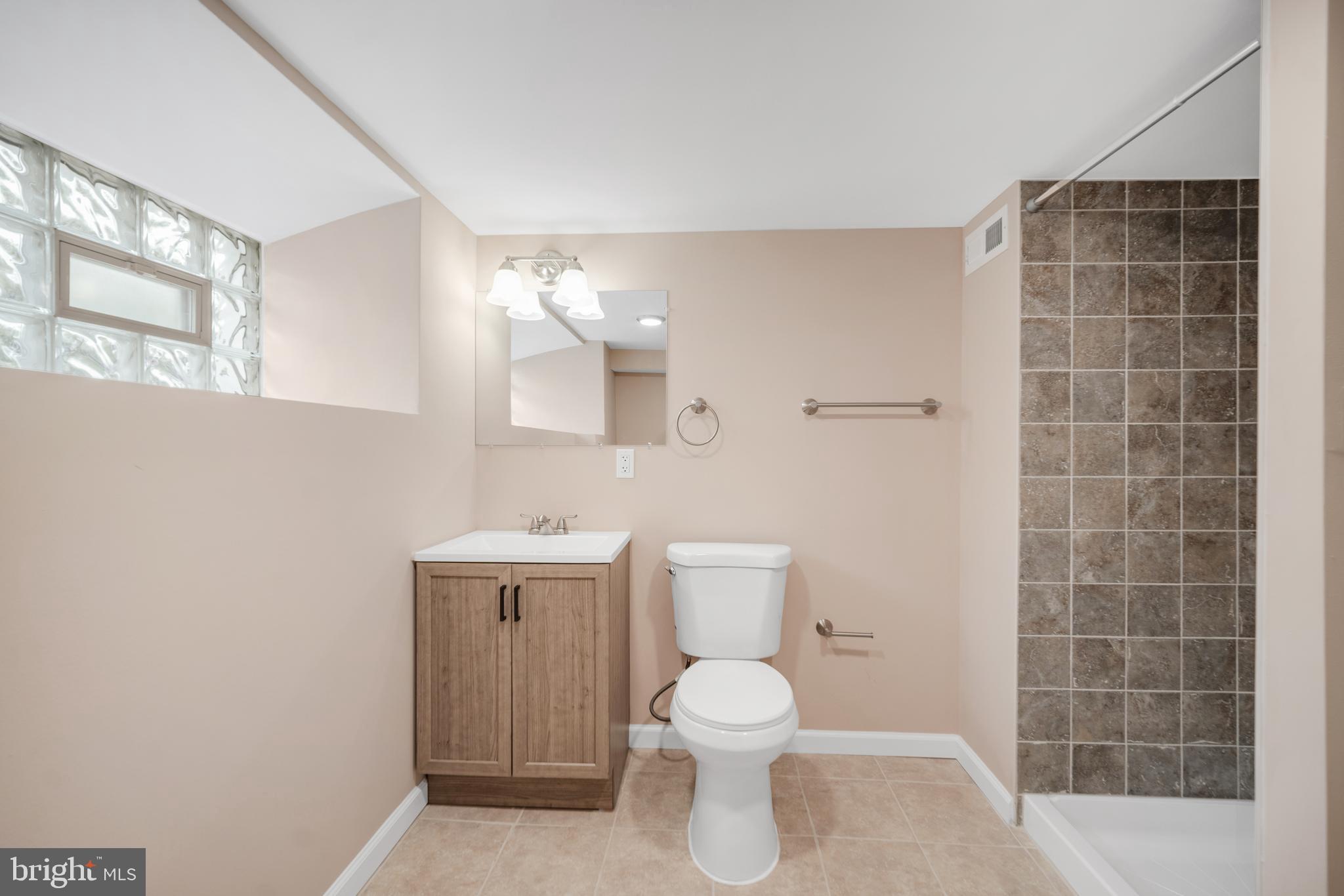 EAST OAK LANE - Residential