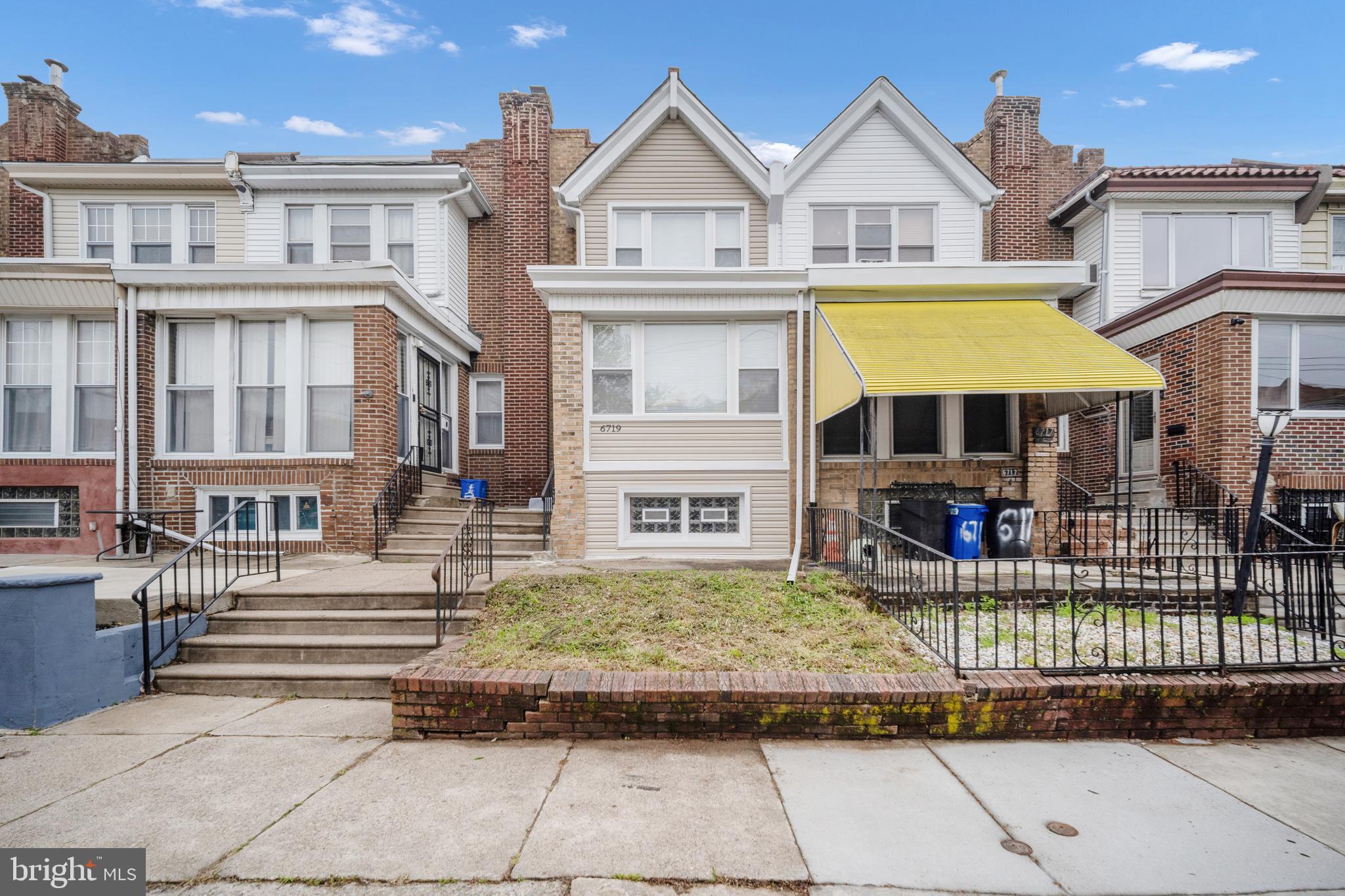 EAST OAK LANE - Residential