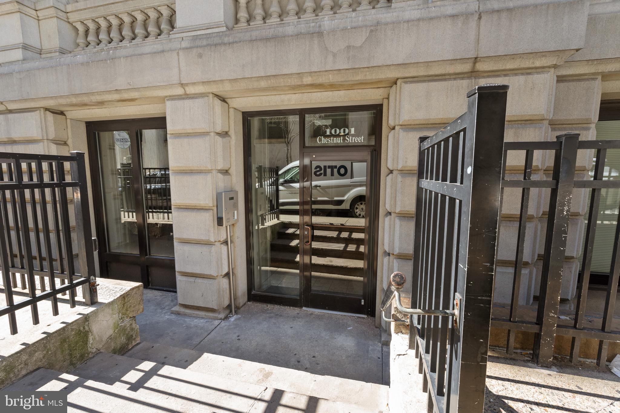 CENTER CITY - Residential Lease