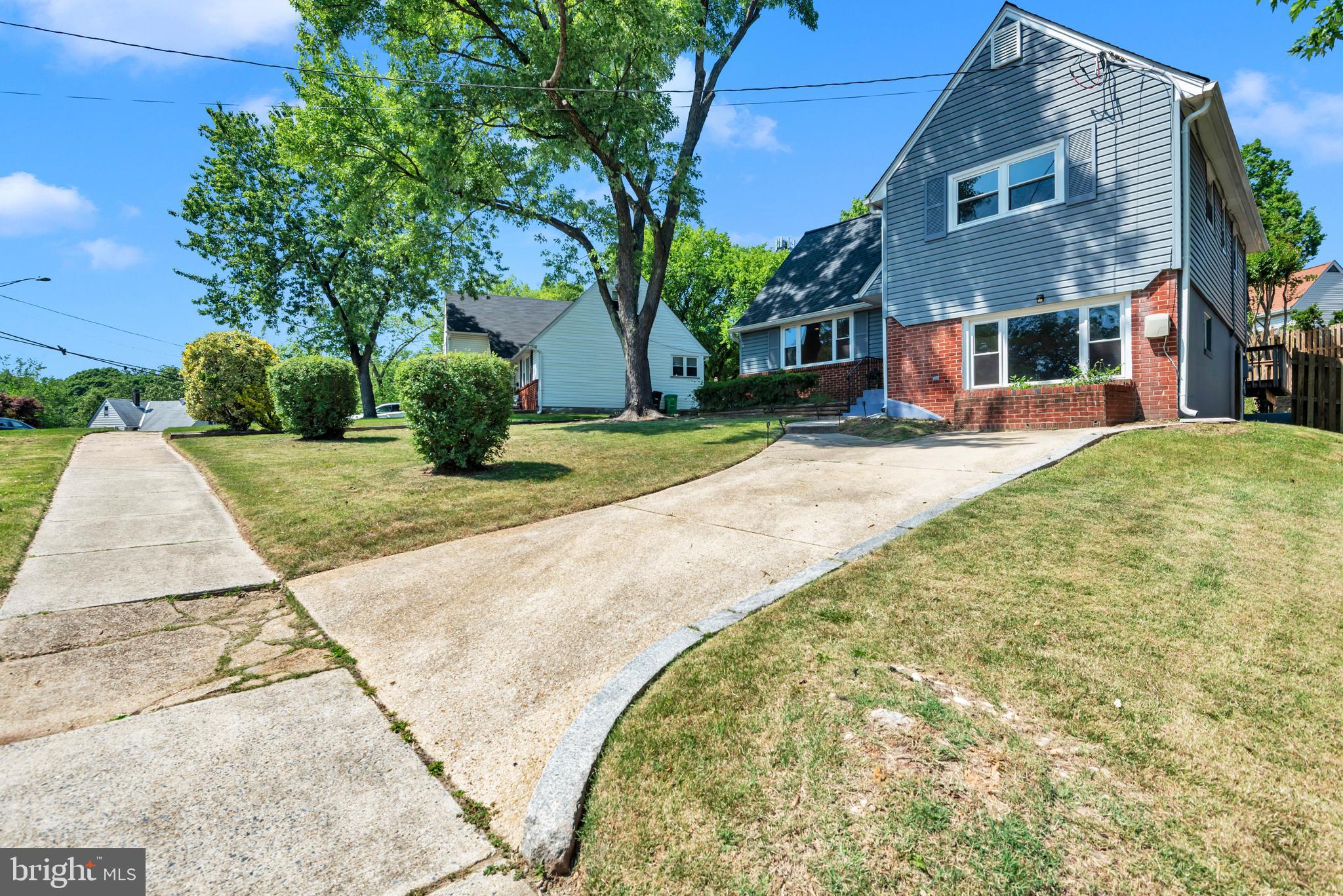 RIVERDALE WOODS - Residential