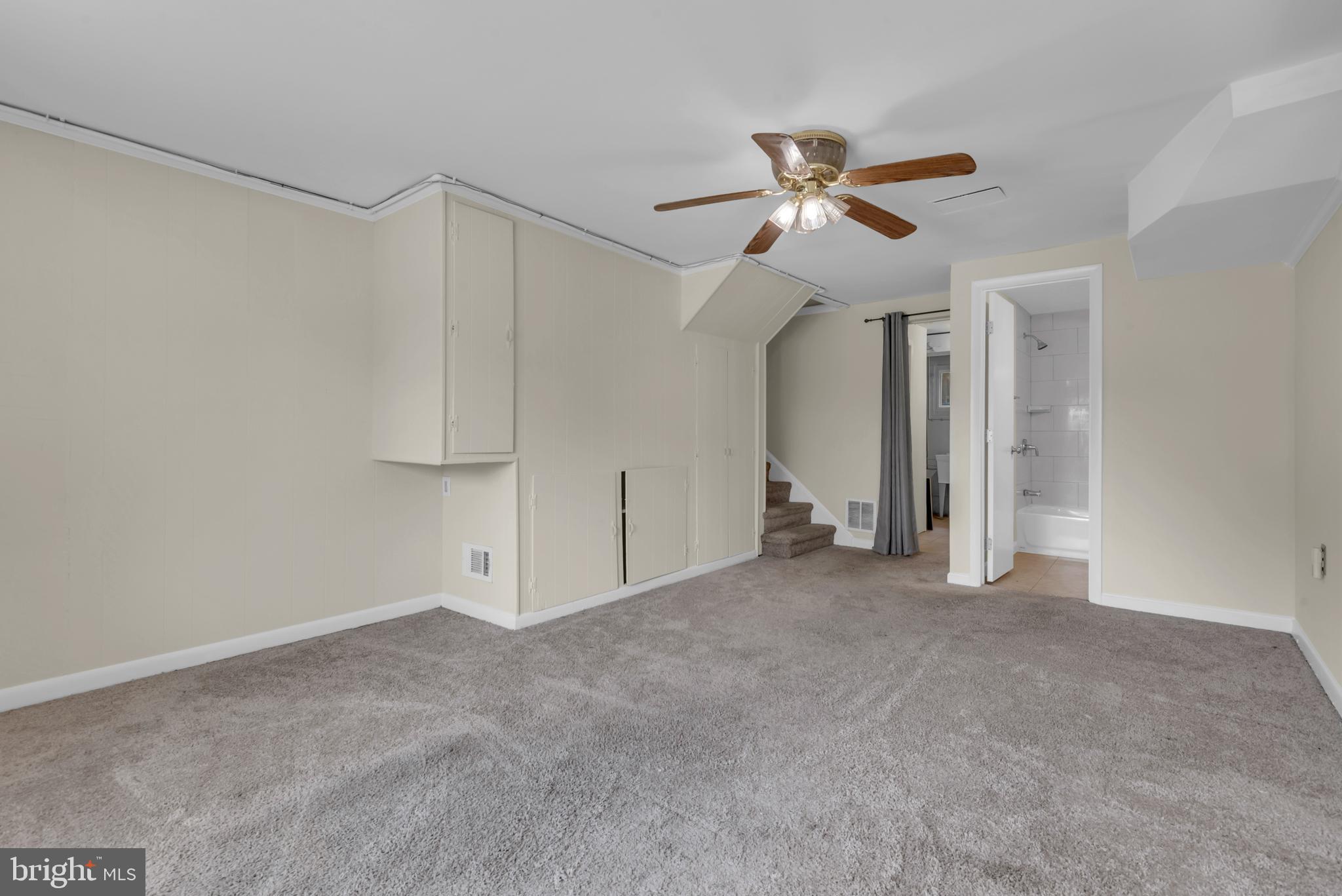 RIVERDALE WOODS - Residential