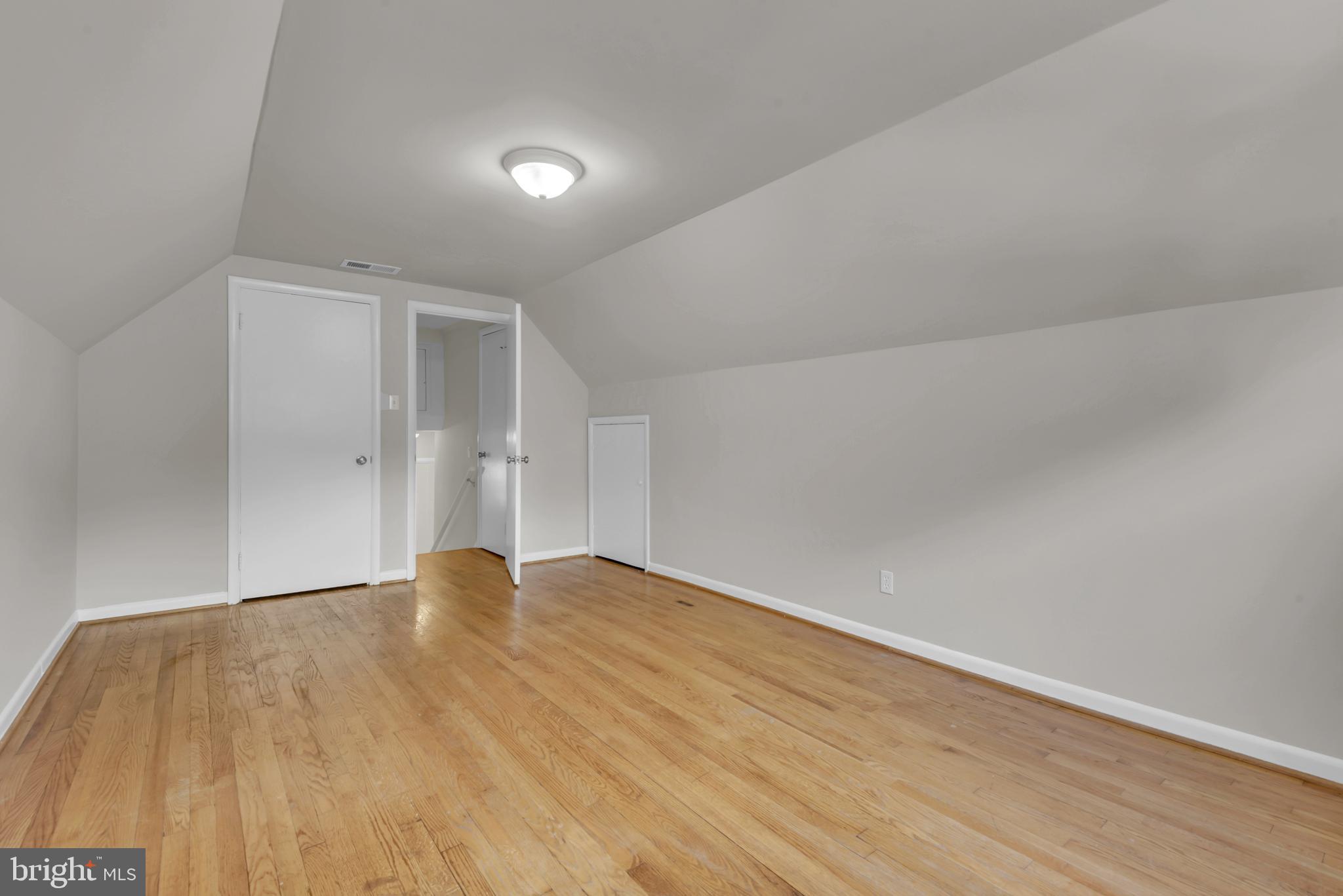 RIVERDALE WOODS - Residential