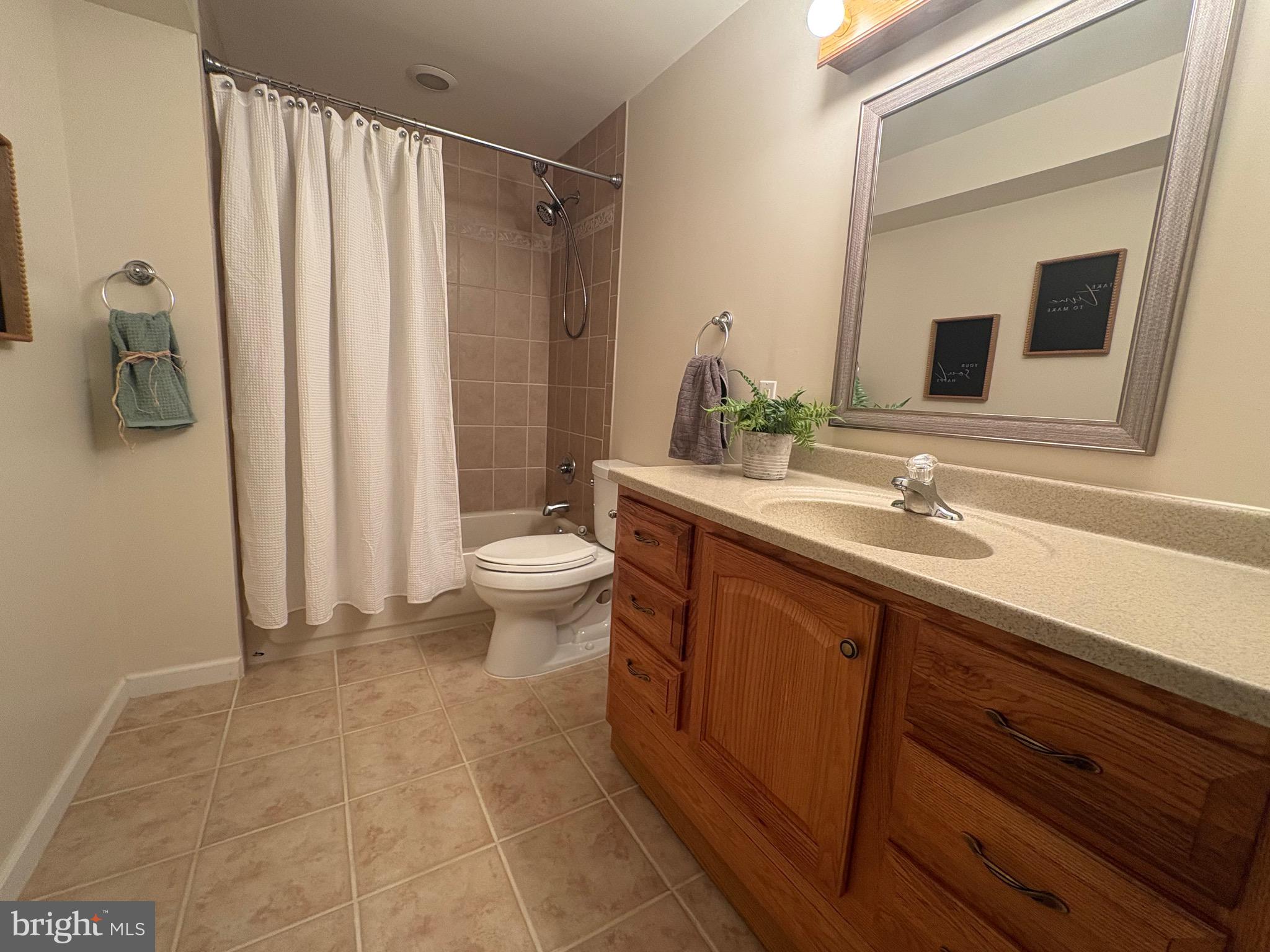 SYMPHONY VILLAGE AT CENTREVILLE - Residential
