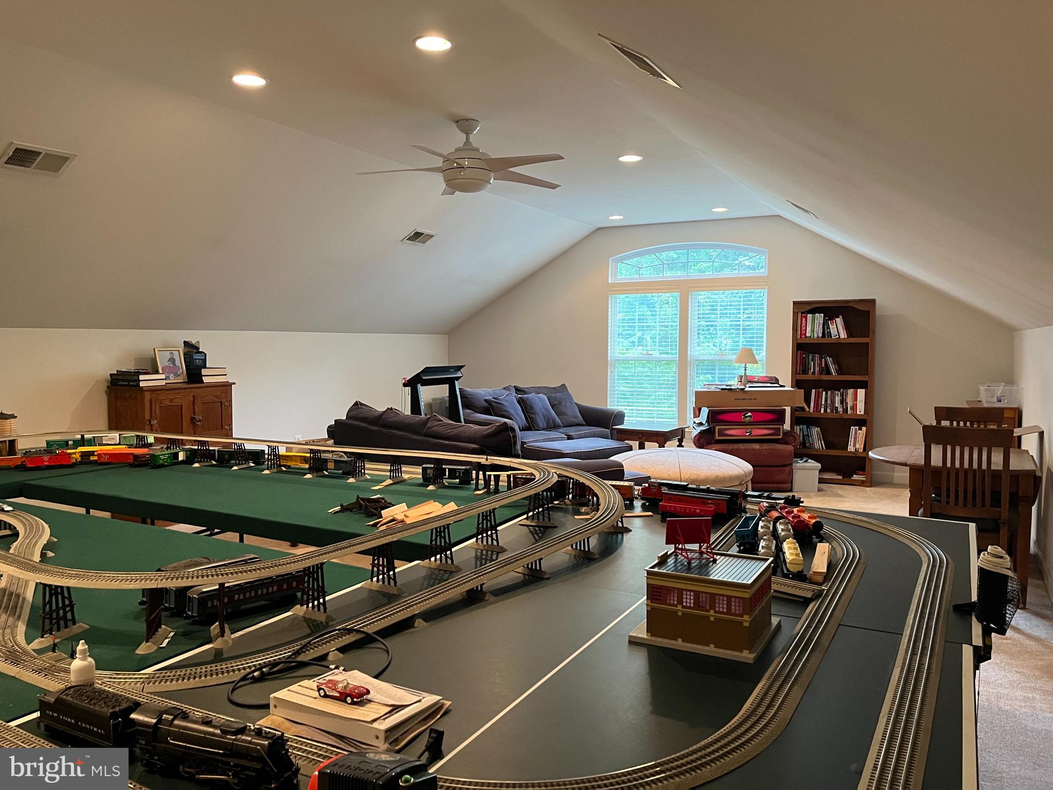 ESTATE AT SKIPTON CRK - Residential