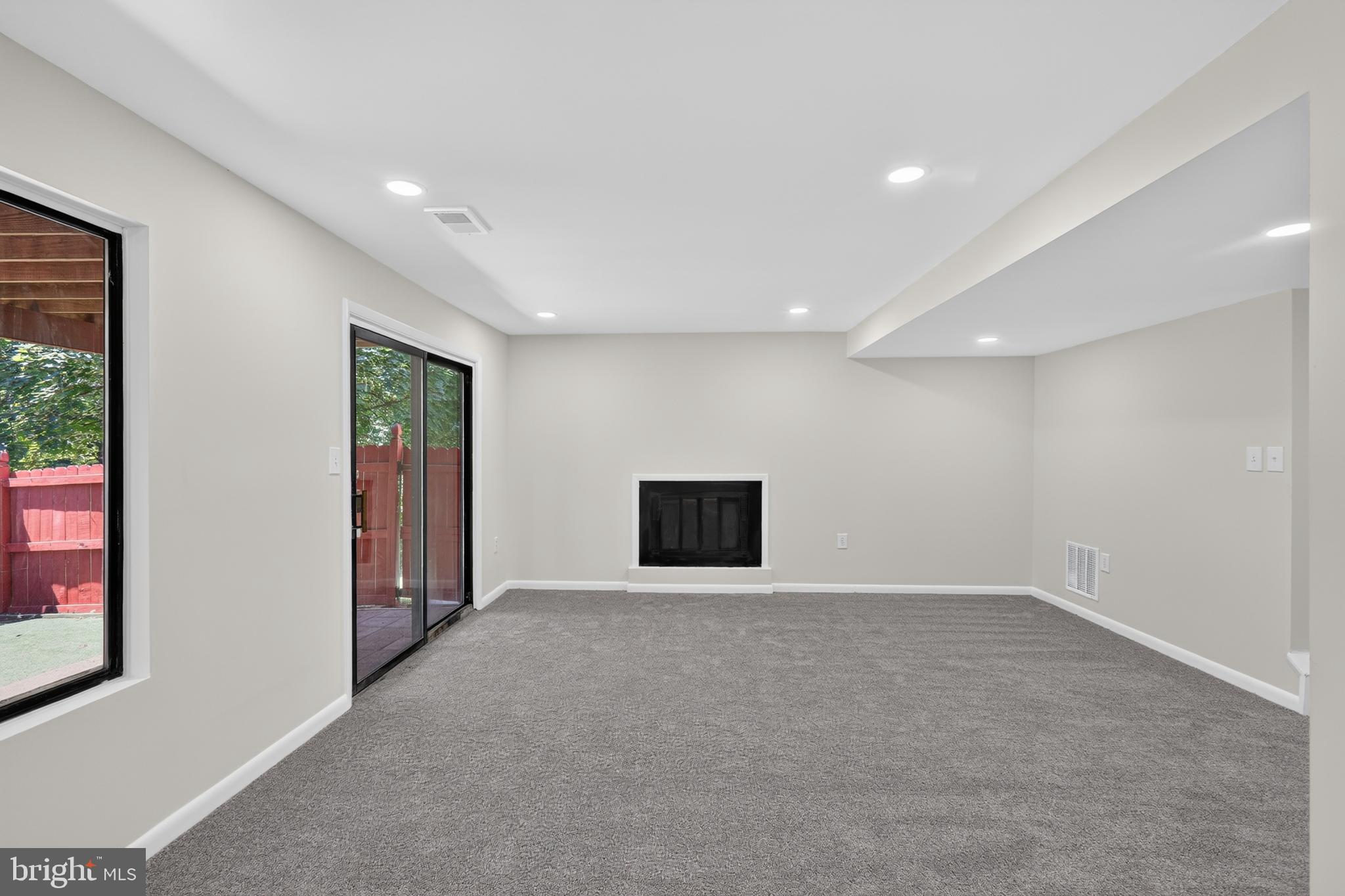 GREENCASTLE LAKE - Residential
