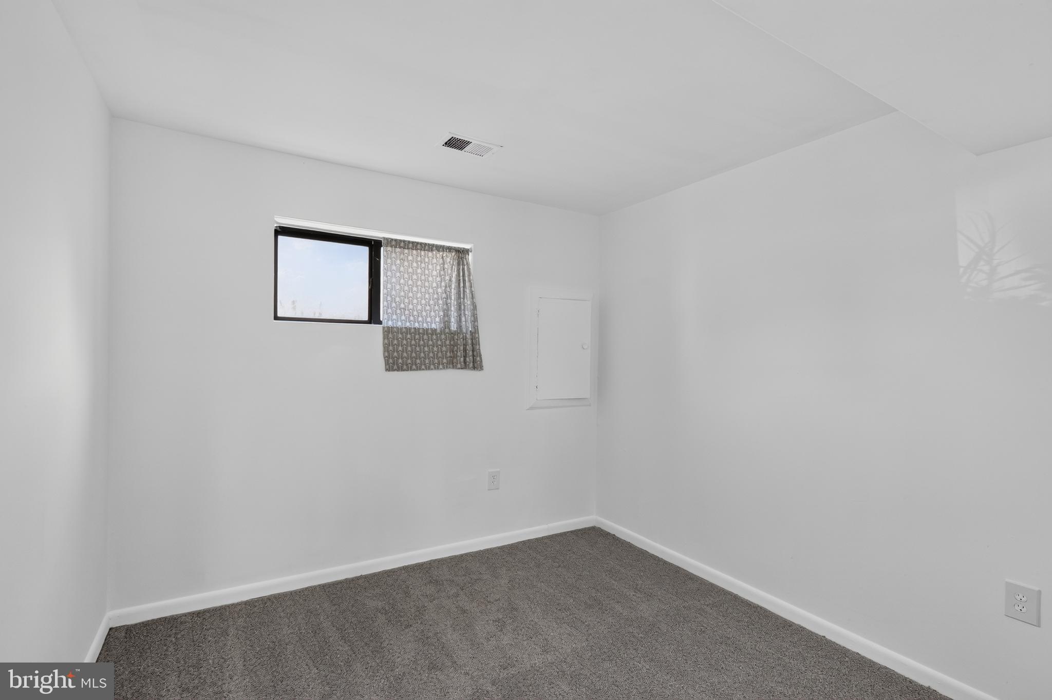 GREENCASTLE LAKE - Residential