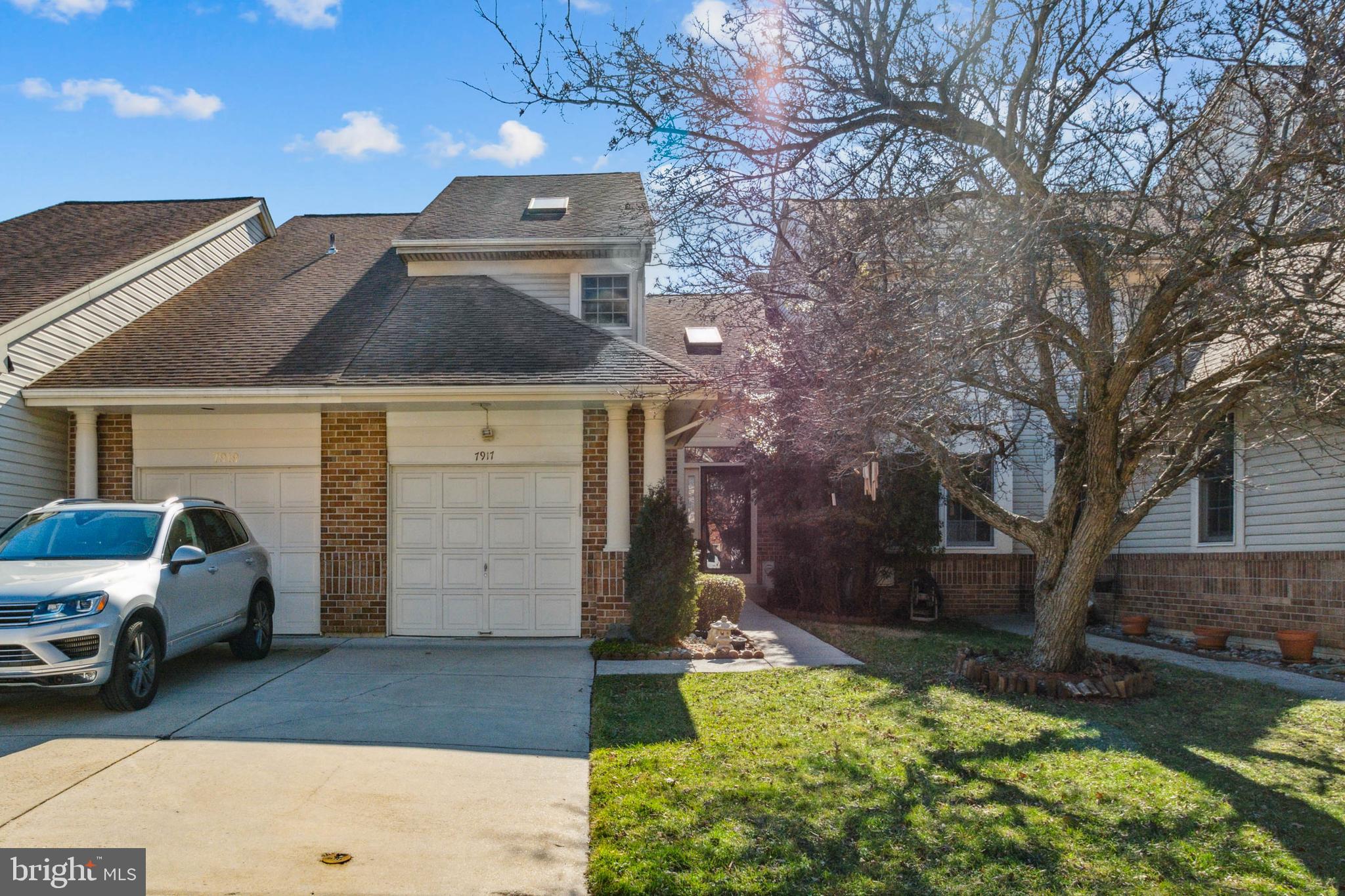 LAUREL LAKES - Residential