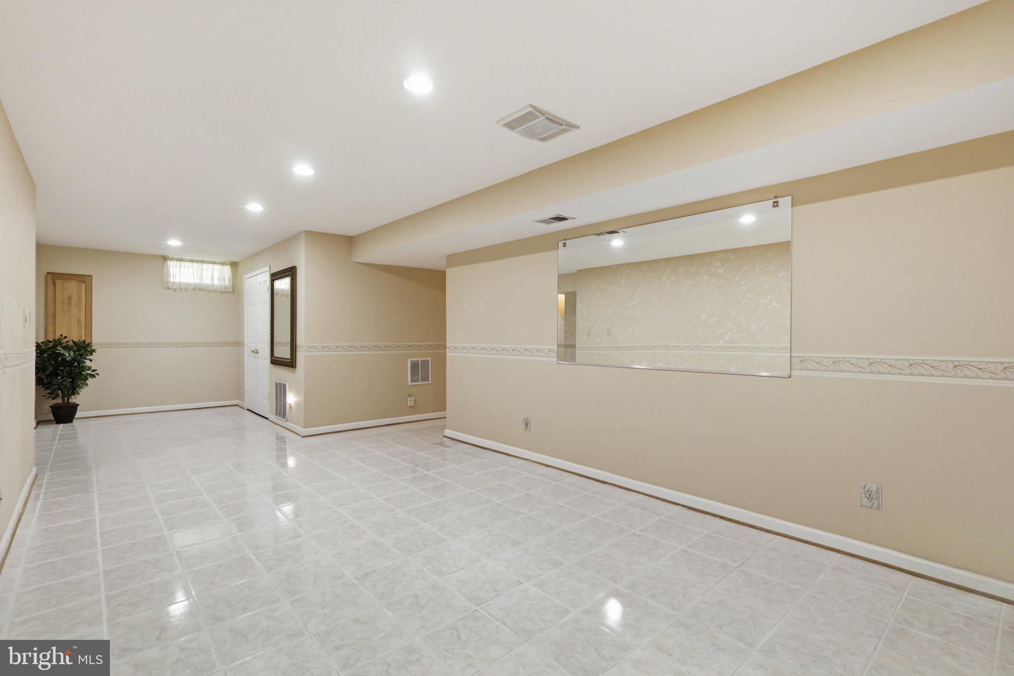 HIGHLAND OAKS - Residential