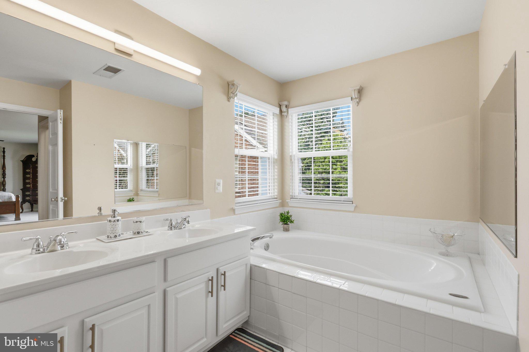 HIGHLAND OAKS - Residential