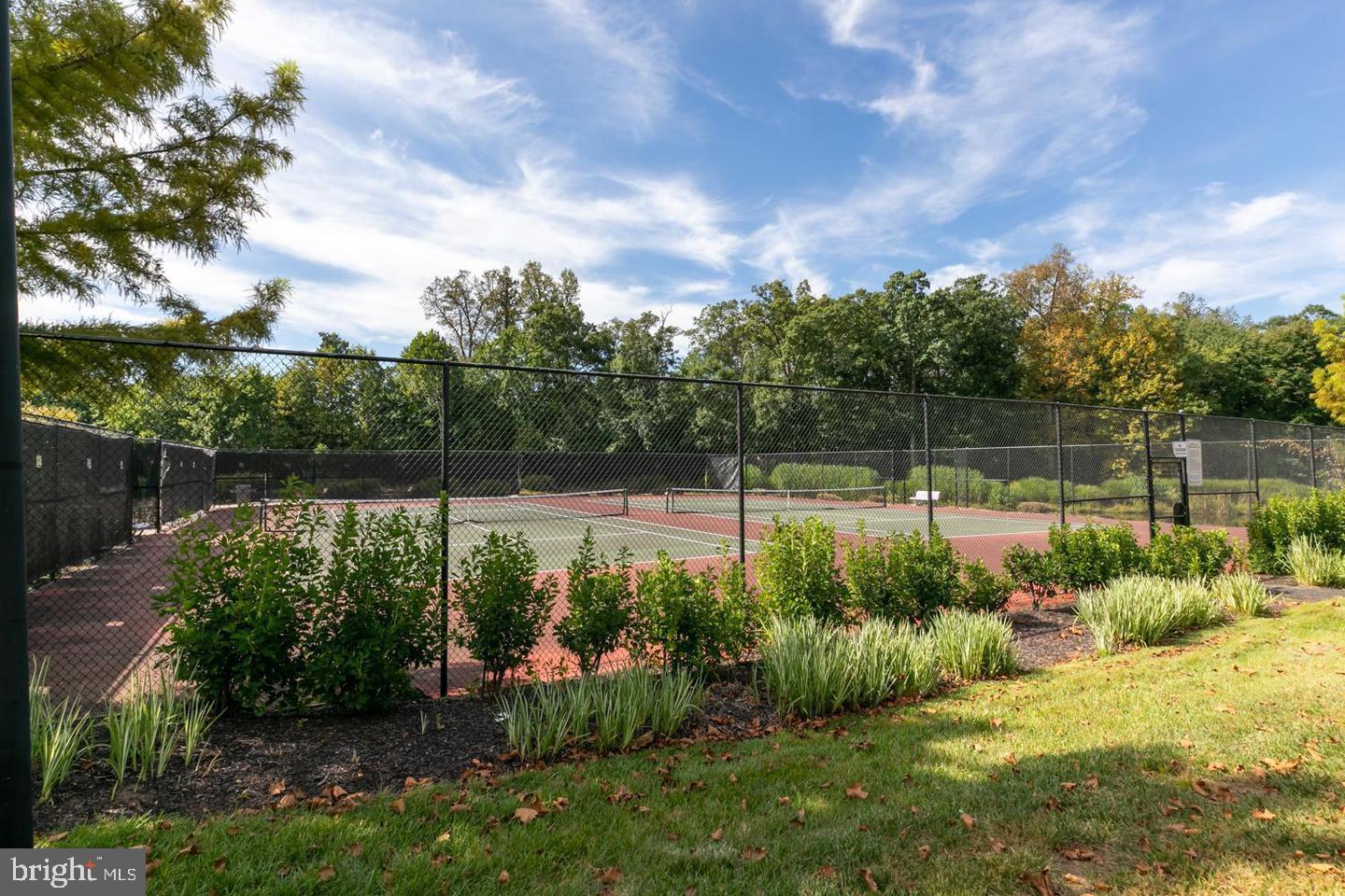HIGHLAND OAKS - Residential