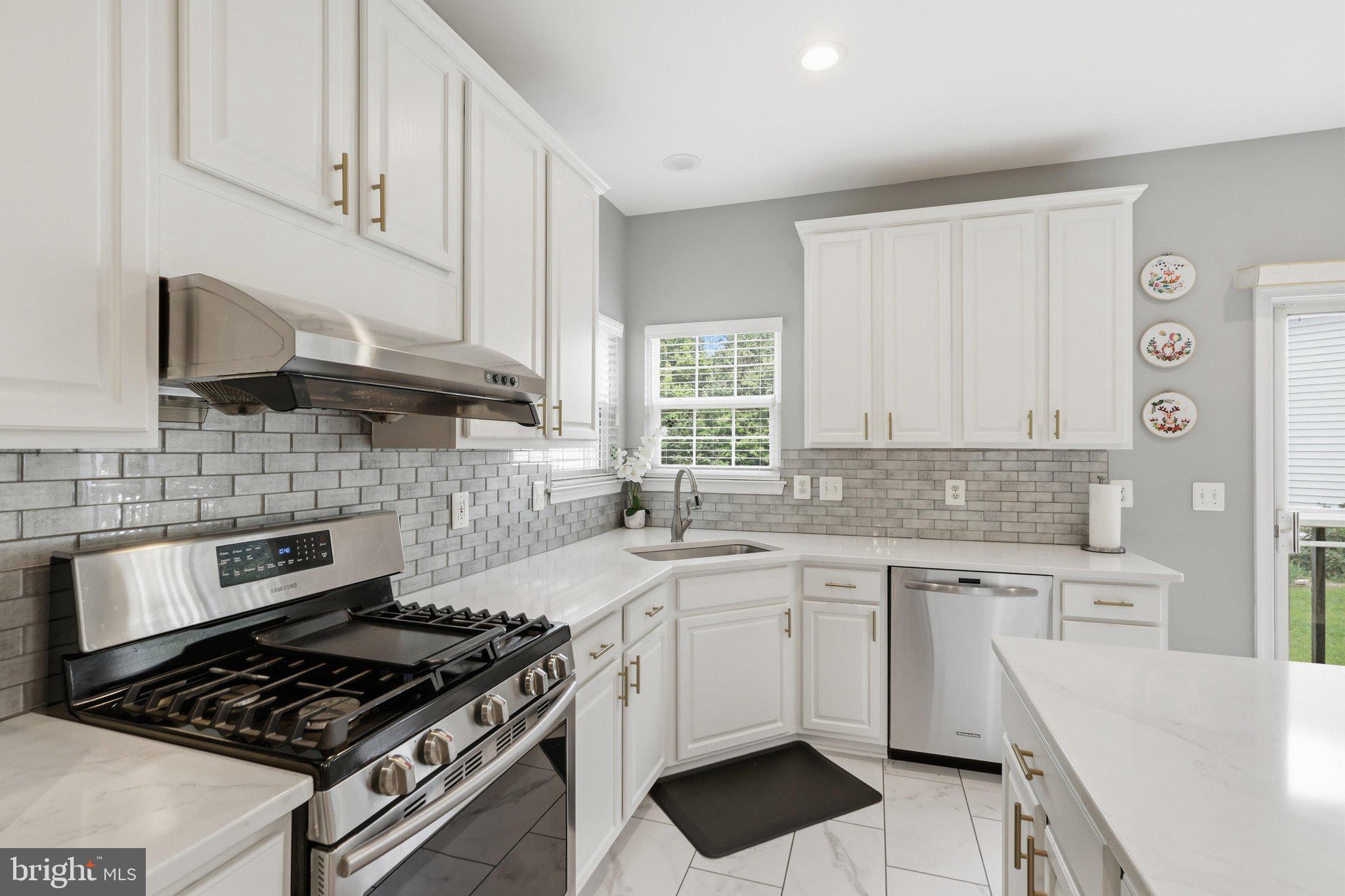 HIGHLAND OAKS - Residential